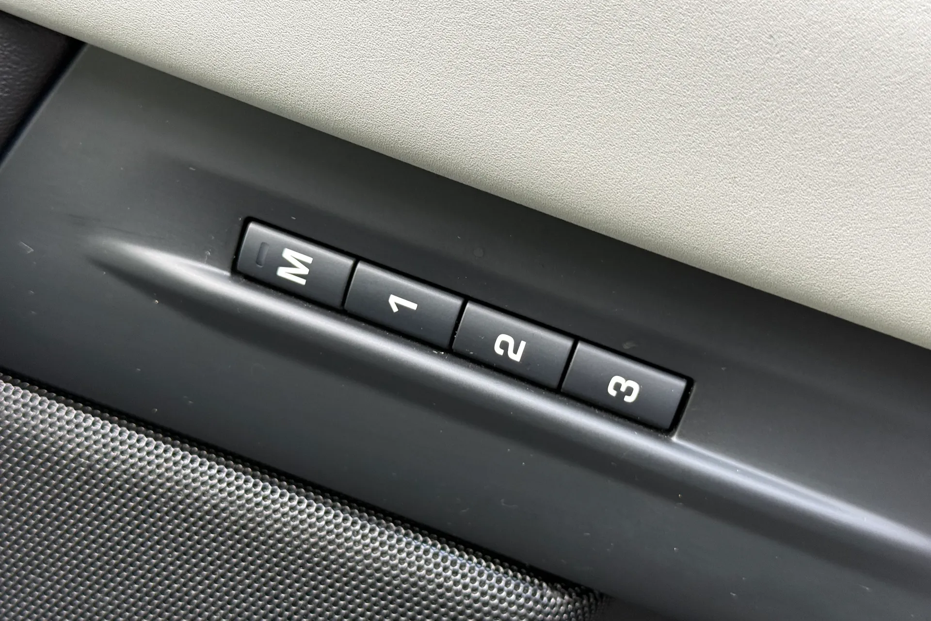 LAND ROVER RANGE ROVER EVOQUE thumbnail image number 51