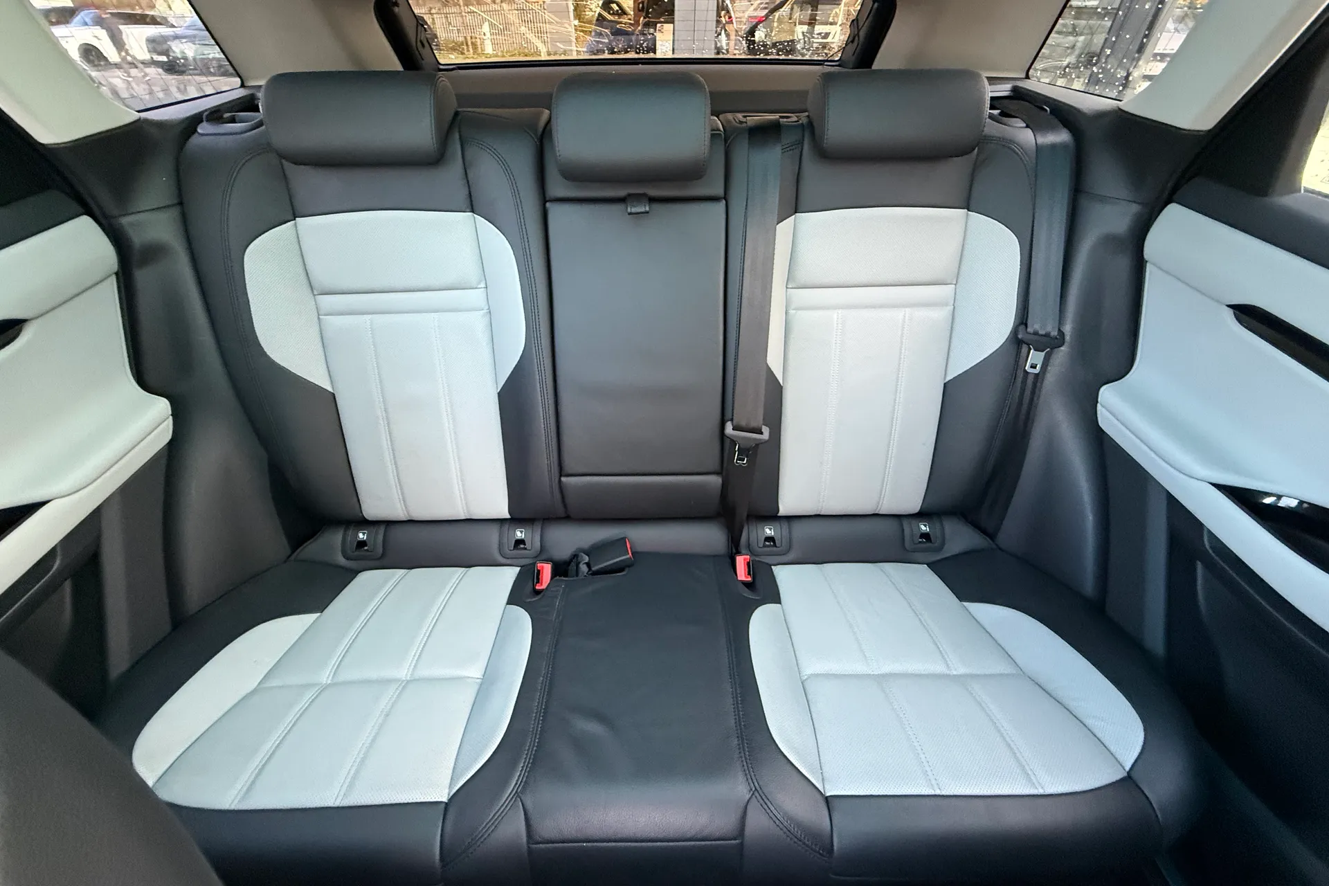 LAND ROVER RANGE ROVER EVOQUE thumbnail image number 11