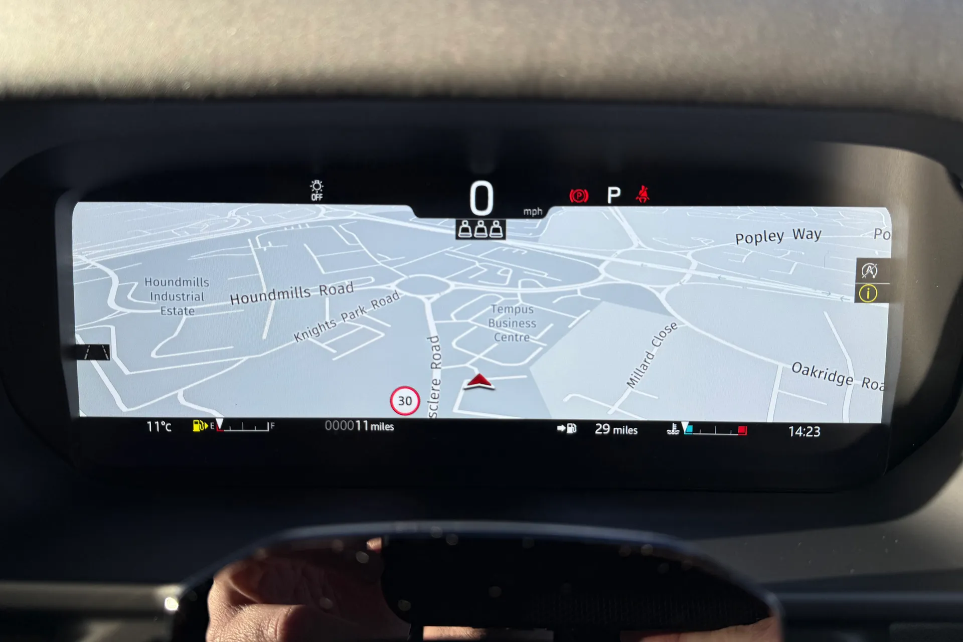 LAND ROVER Defender 90 thumbnail image number 16