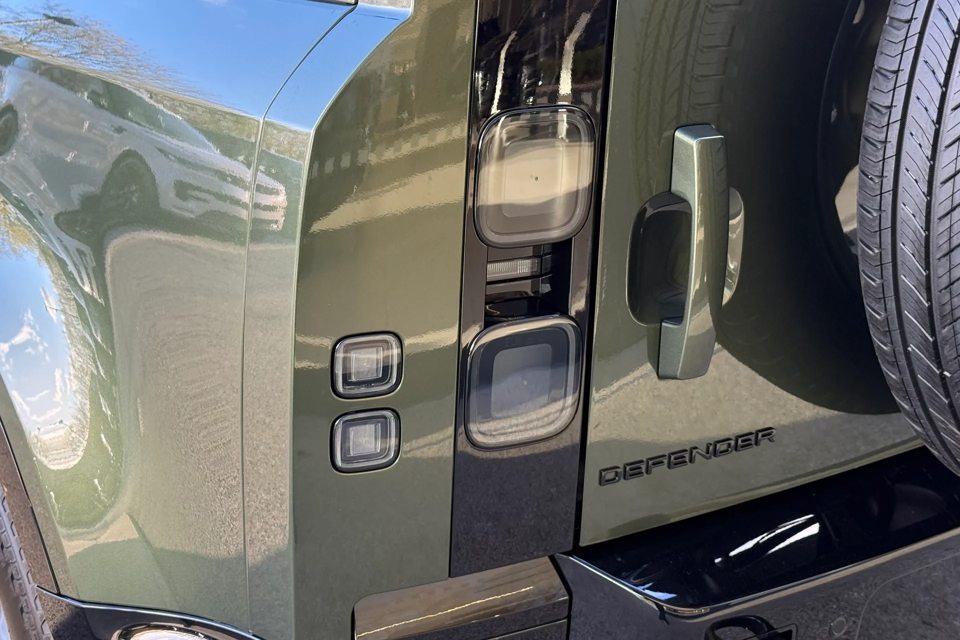 LAND ROVER Defender 90 thumbnail image number 19