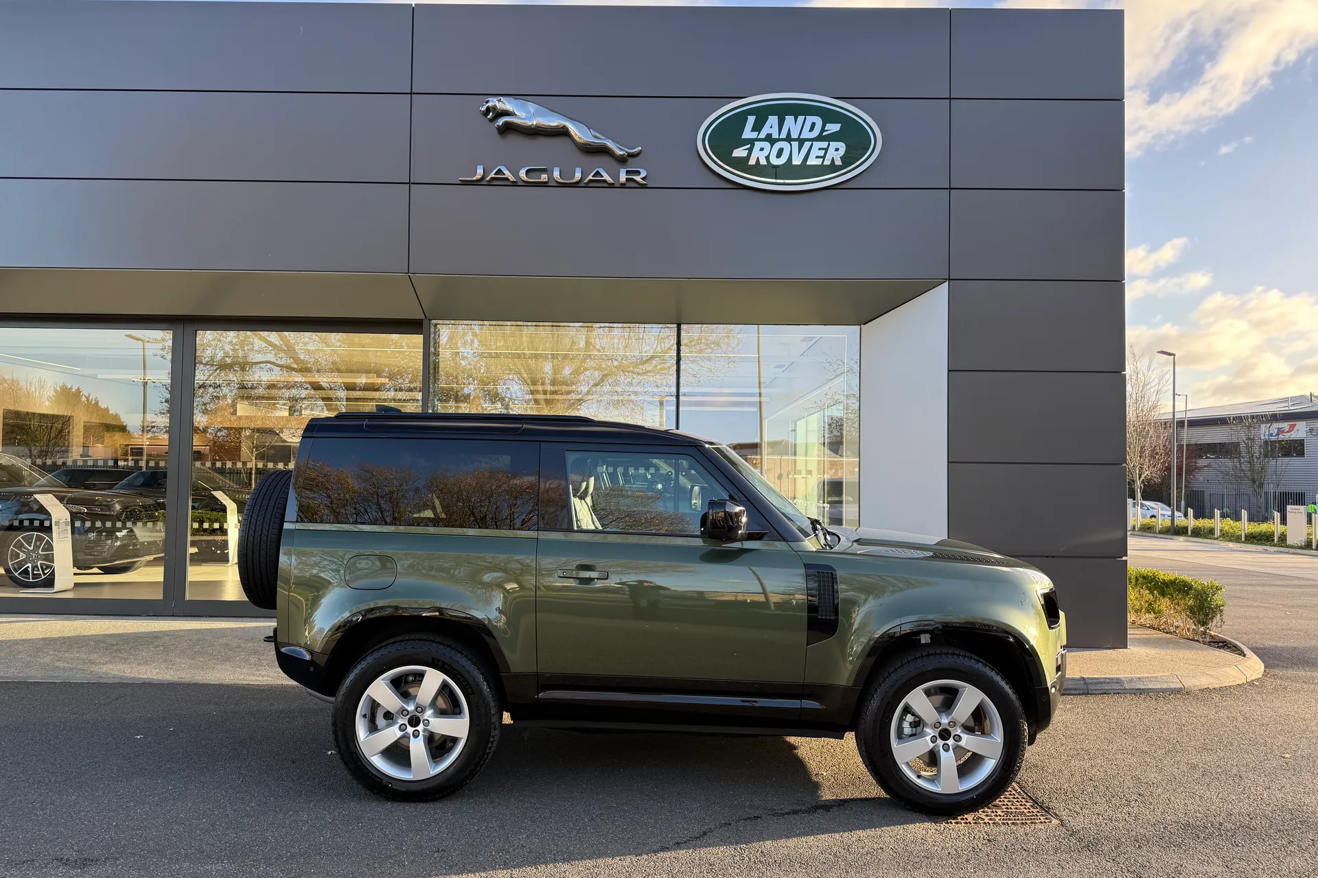 LAND ROVER Defender 90 thumbnail image number 5