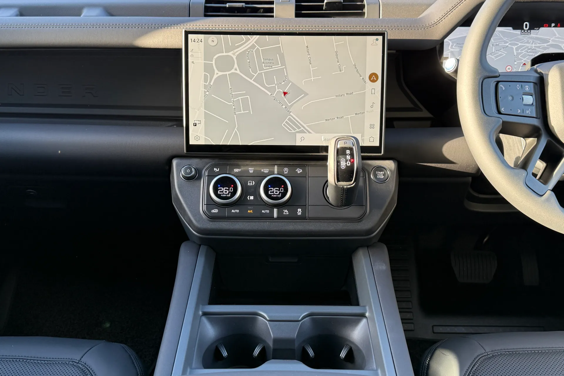 LAND ROVER Defender 90 thumbnail image number 14