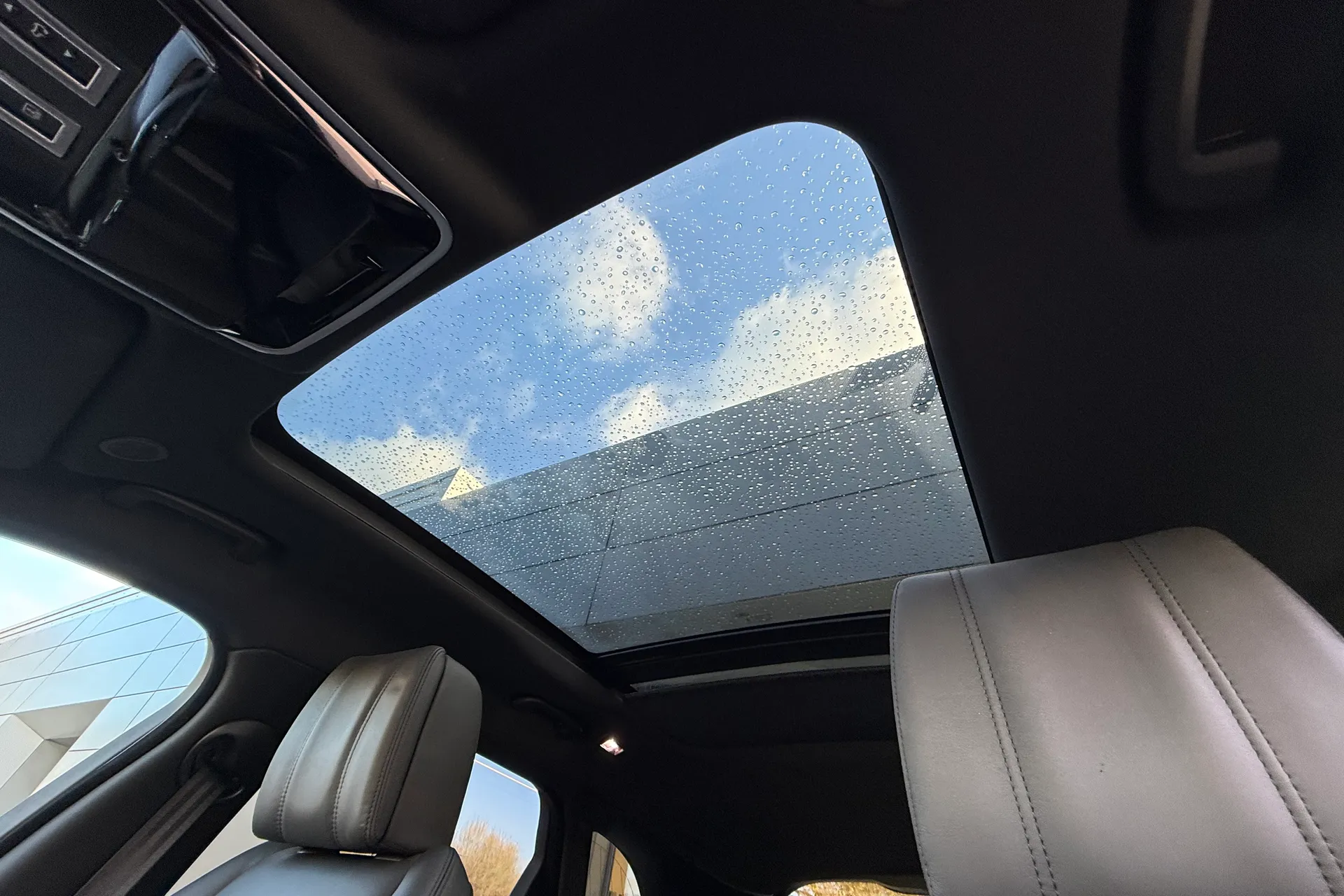 LAND ROVER RANGE ROVER VELAR thumbnail image number 5