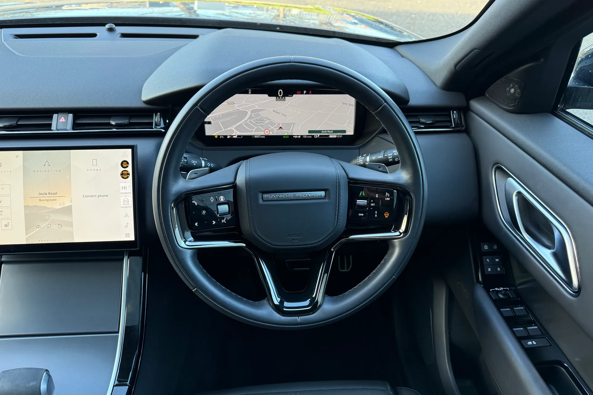 LAND ROVER RANGE ROVER VELAR thumbnail image number 14