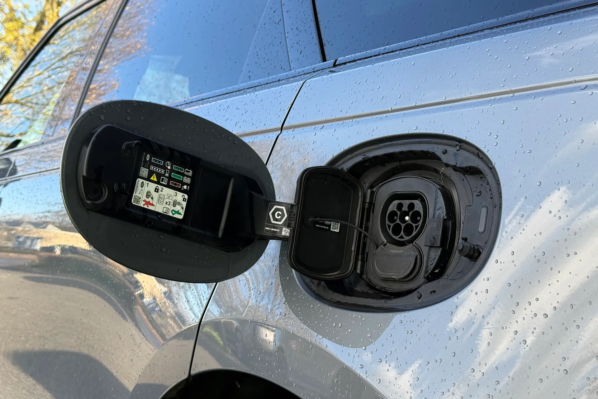 LAND ROVER RANGE ROVER VELAR thumbnail image number 39