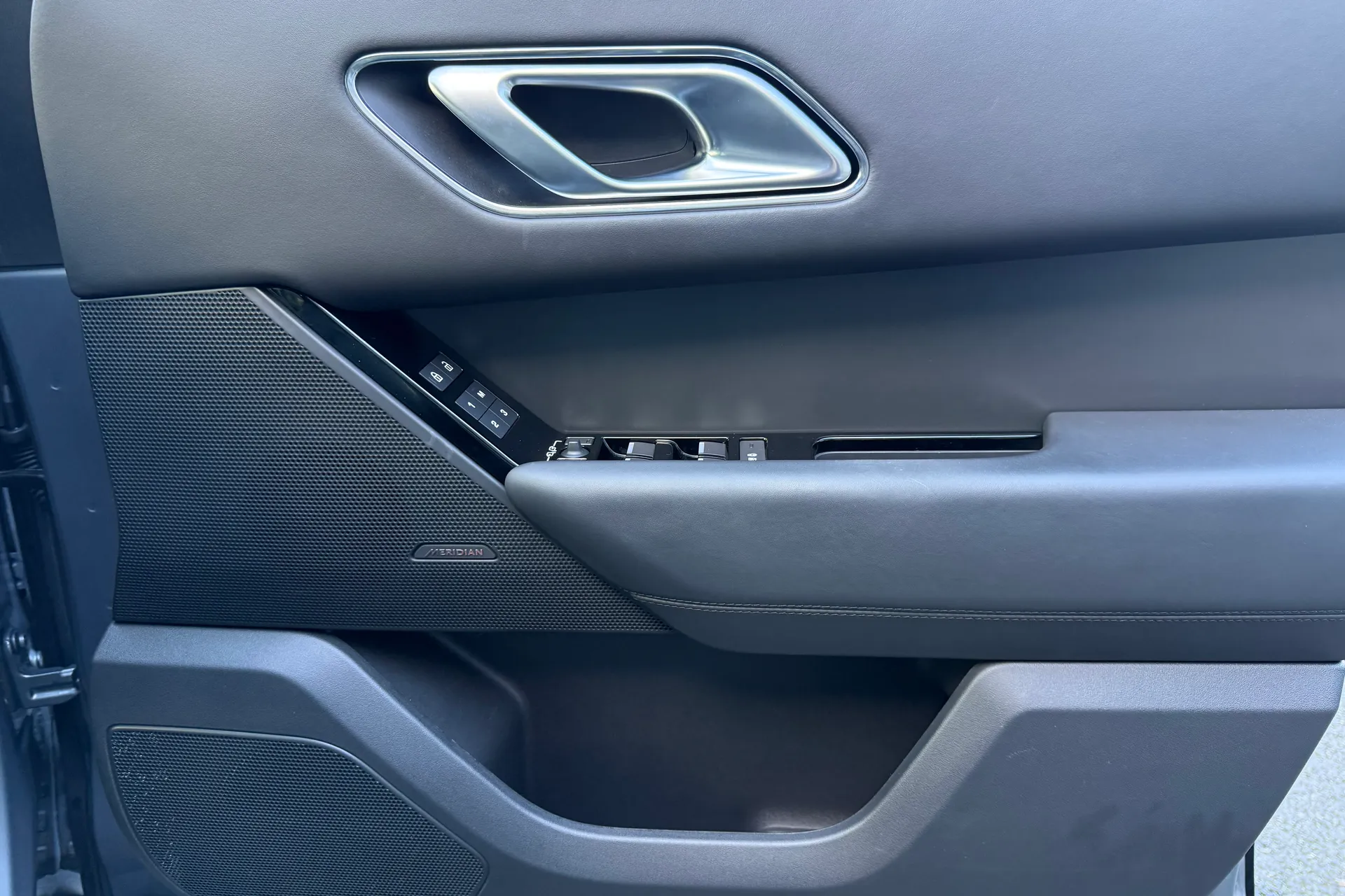 LAND ROVER RANGE ROVER VELAR thumbnail image number 50