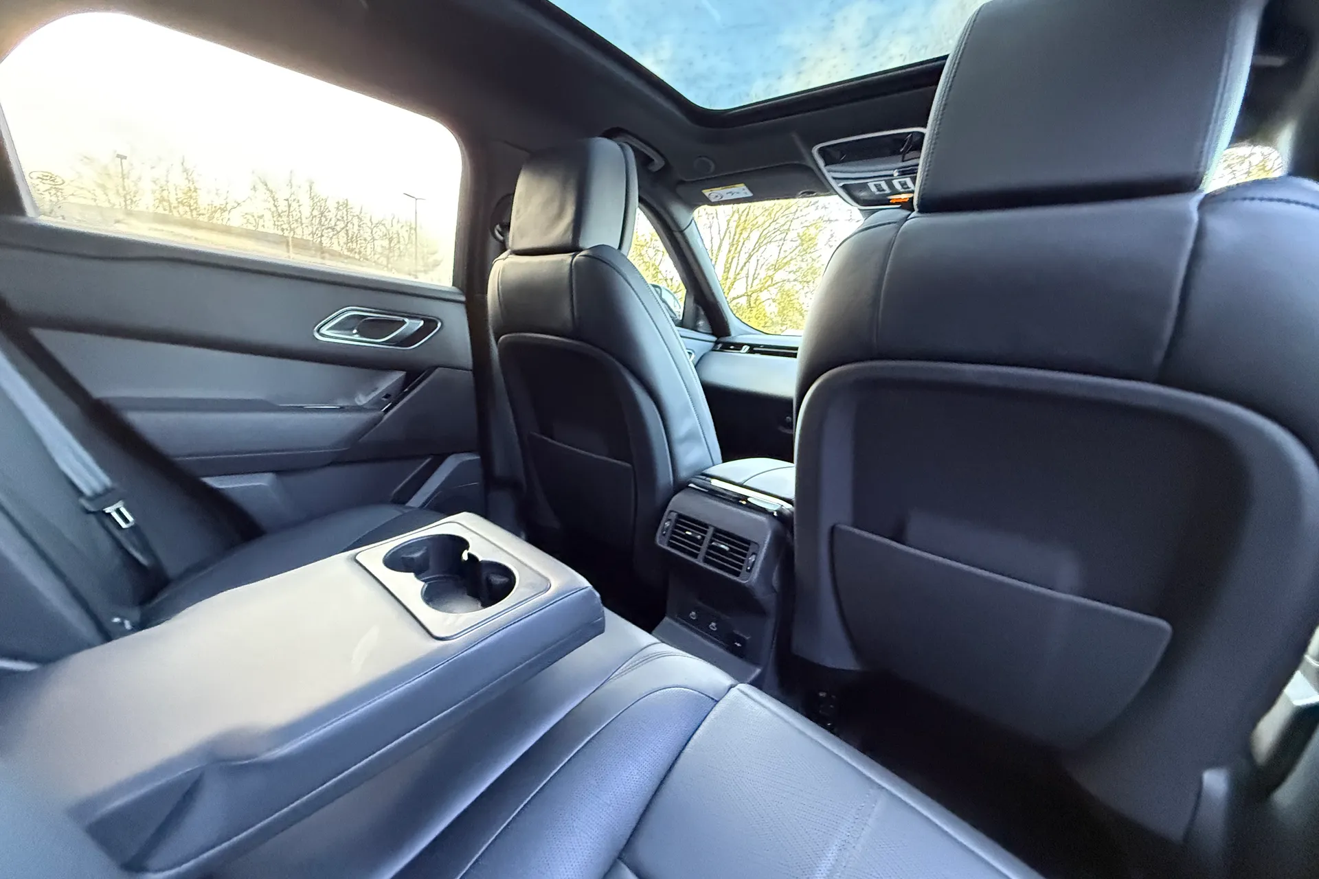 LAND ROVER RANGE ROVER VELAR thumbnail image number 43