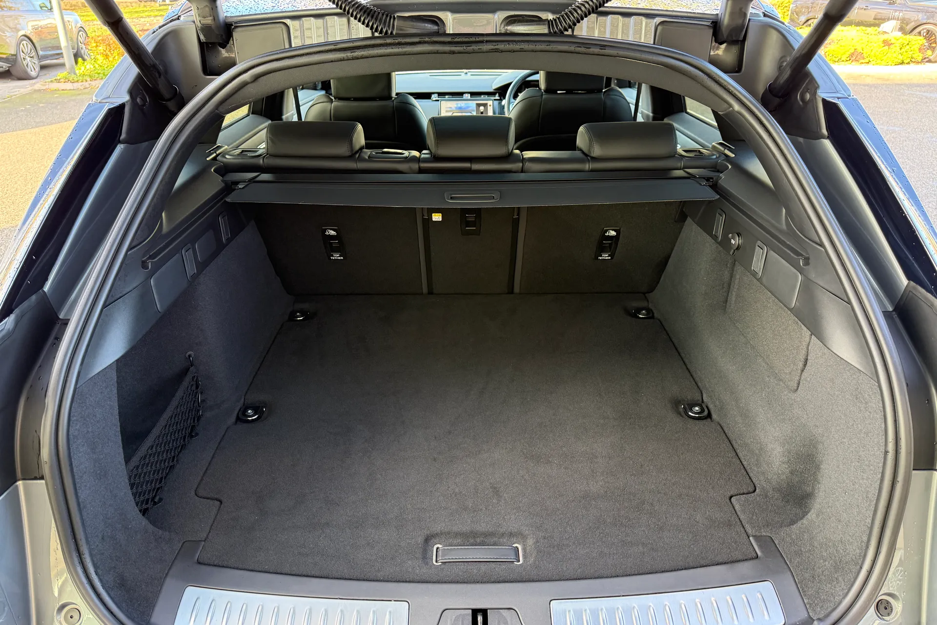 LAND ROVER RANGE ROVER VELAR thumbnail image number 40