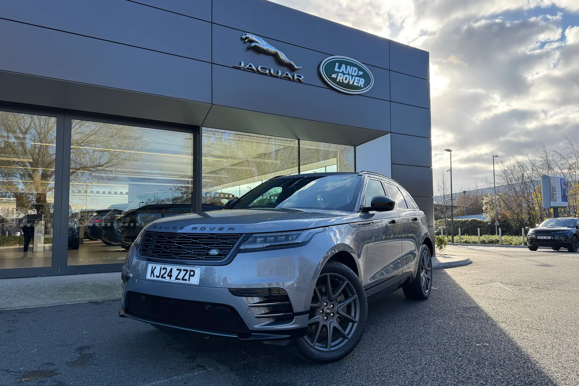 LAND ROVER RANGE ROVER VELAR thumbnail image number 29