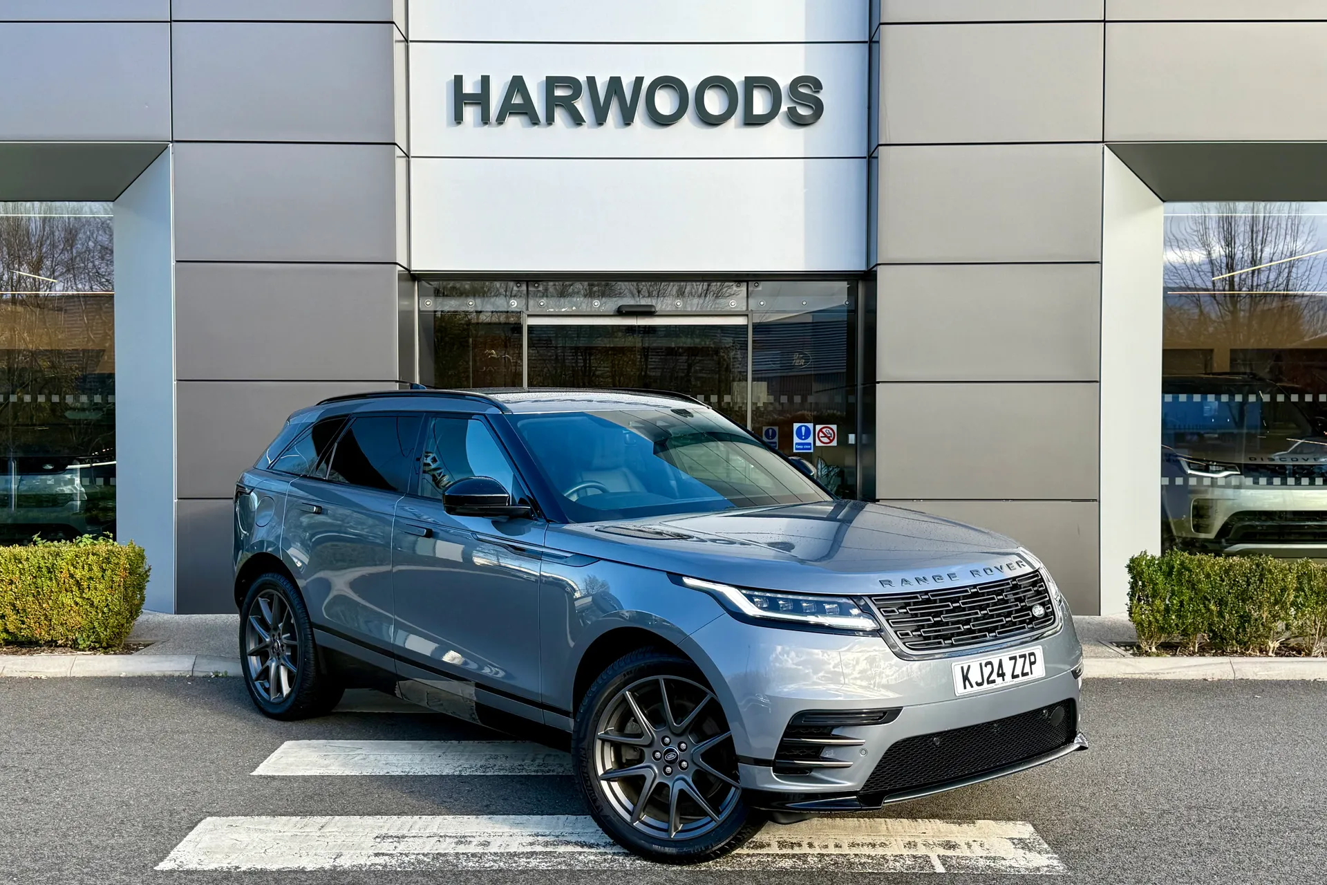 LAND ROVER RANGE ROVER VELAR focused image