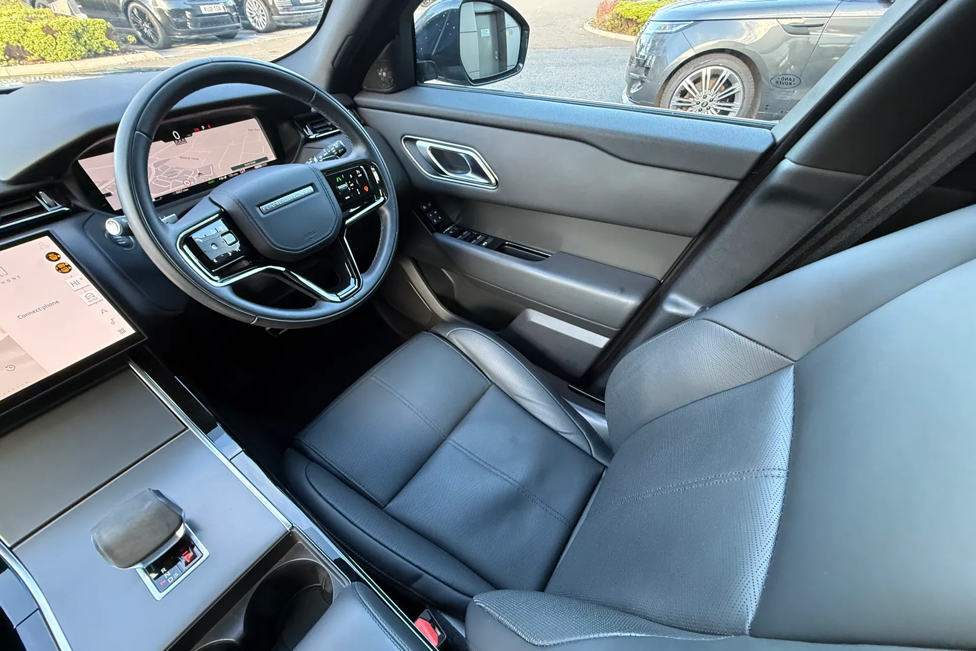 LAND ROVER RANGE ROVER VELAR thumbnail image number 13