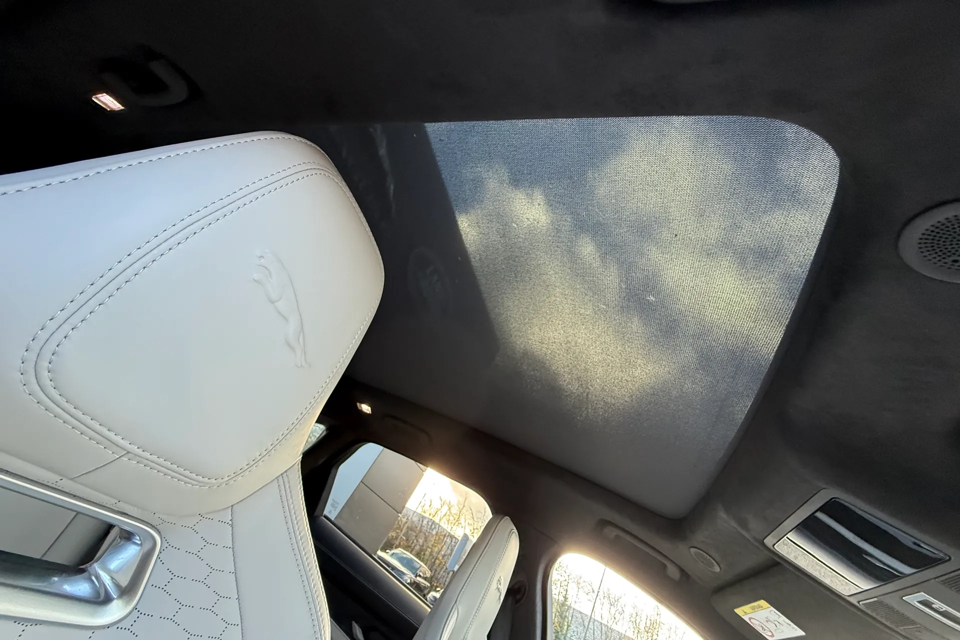 Jaguar F-PACE thumbnail image number 35