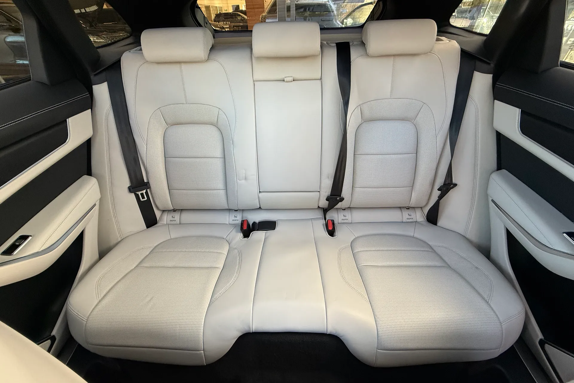 Jaguar F-PACE thumbnail image number 11