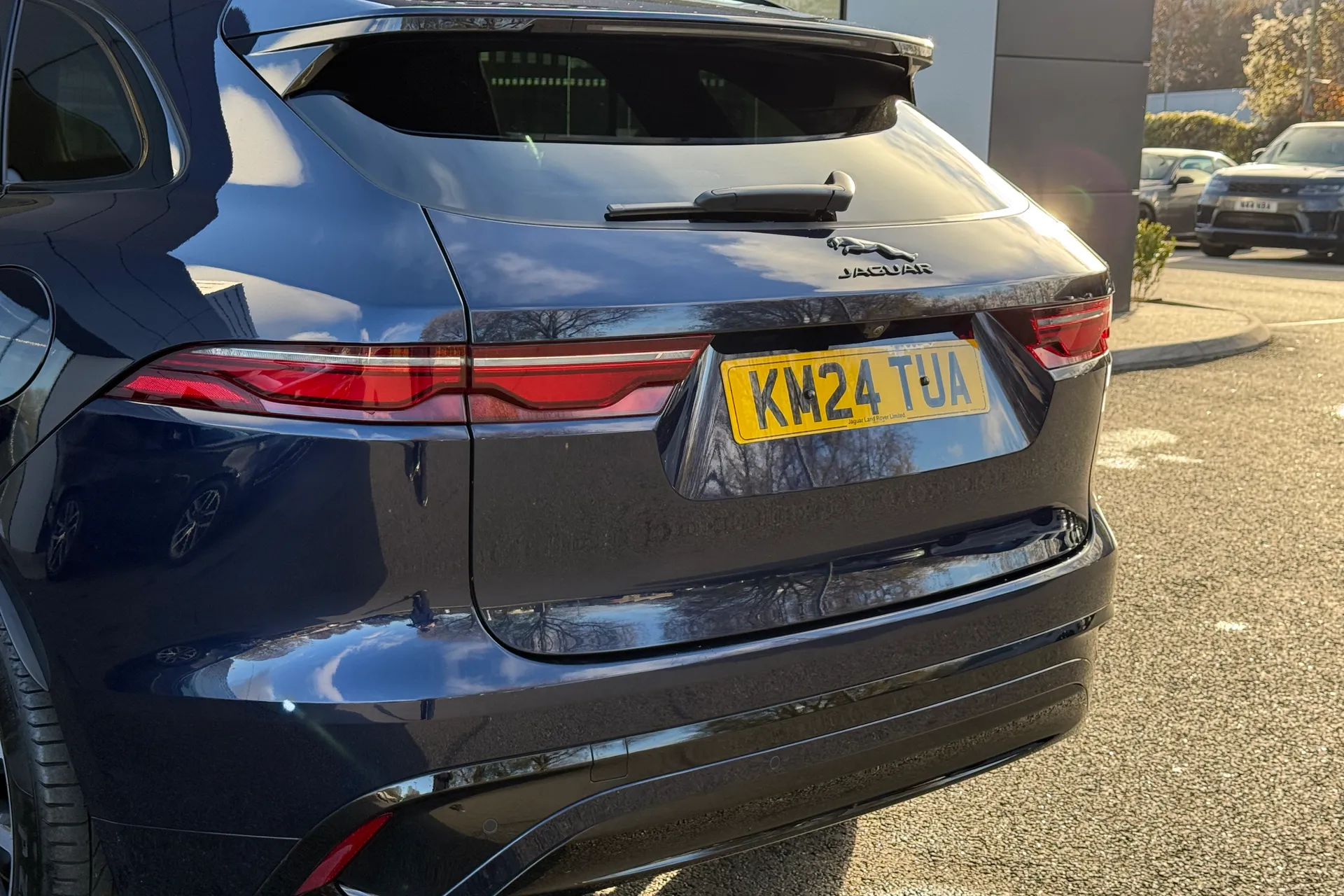 Jaguar F-PACE thumbnail image number 42