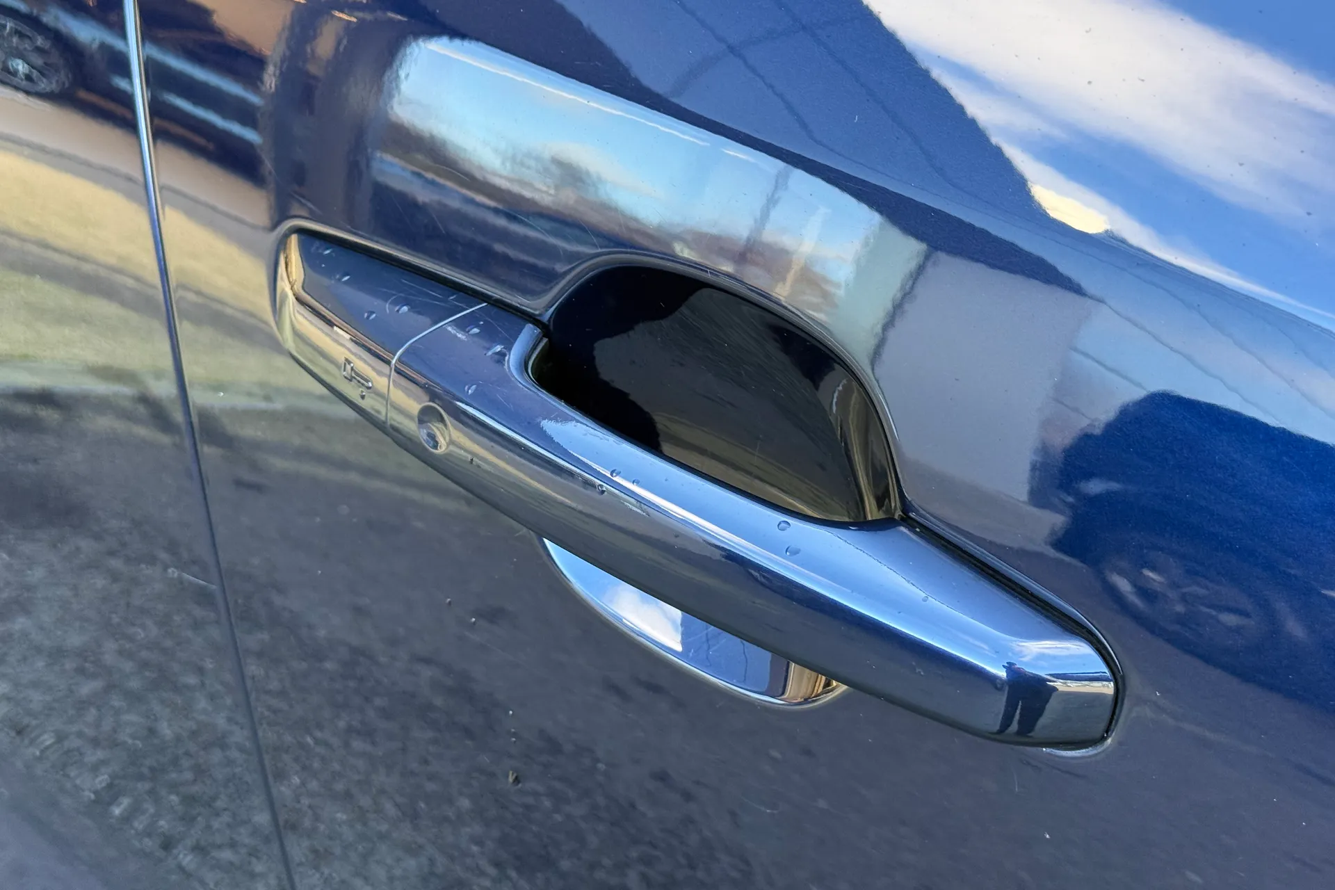 Jaguar F-PACE thumbnail image number 31