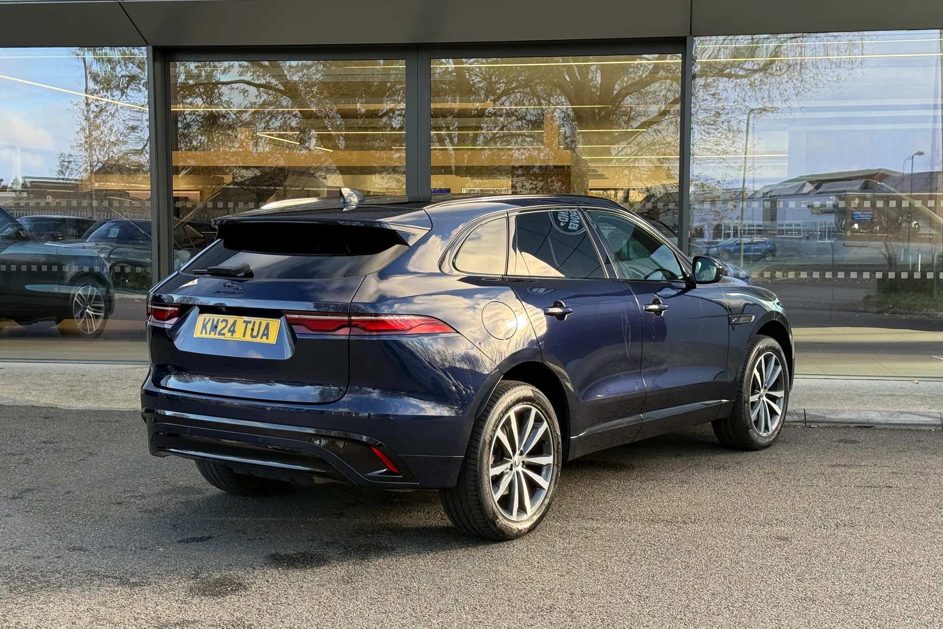 Jaguar F-PACE thumbnail image number 7