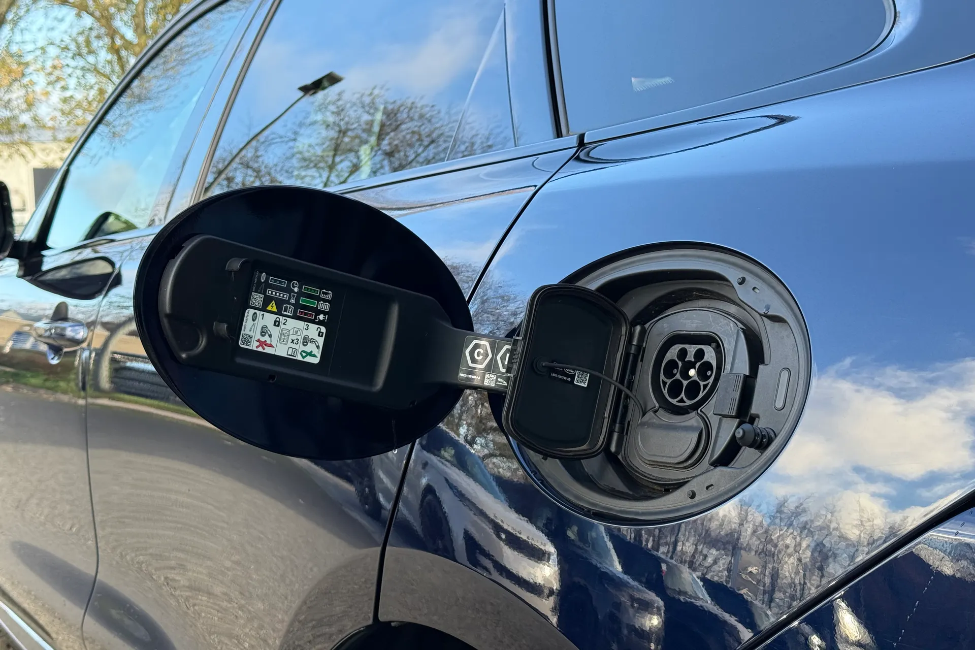 Jaguar F-PACE thumbnail image number 36