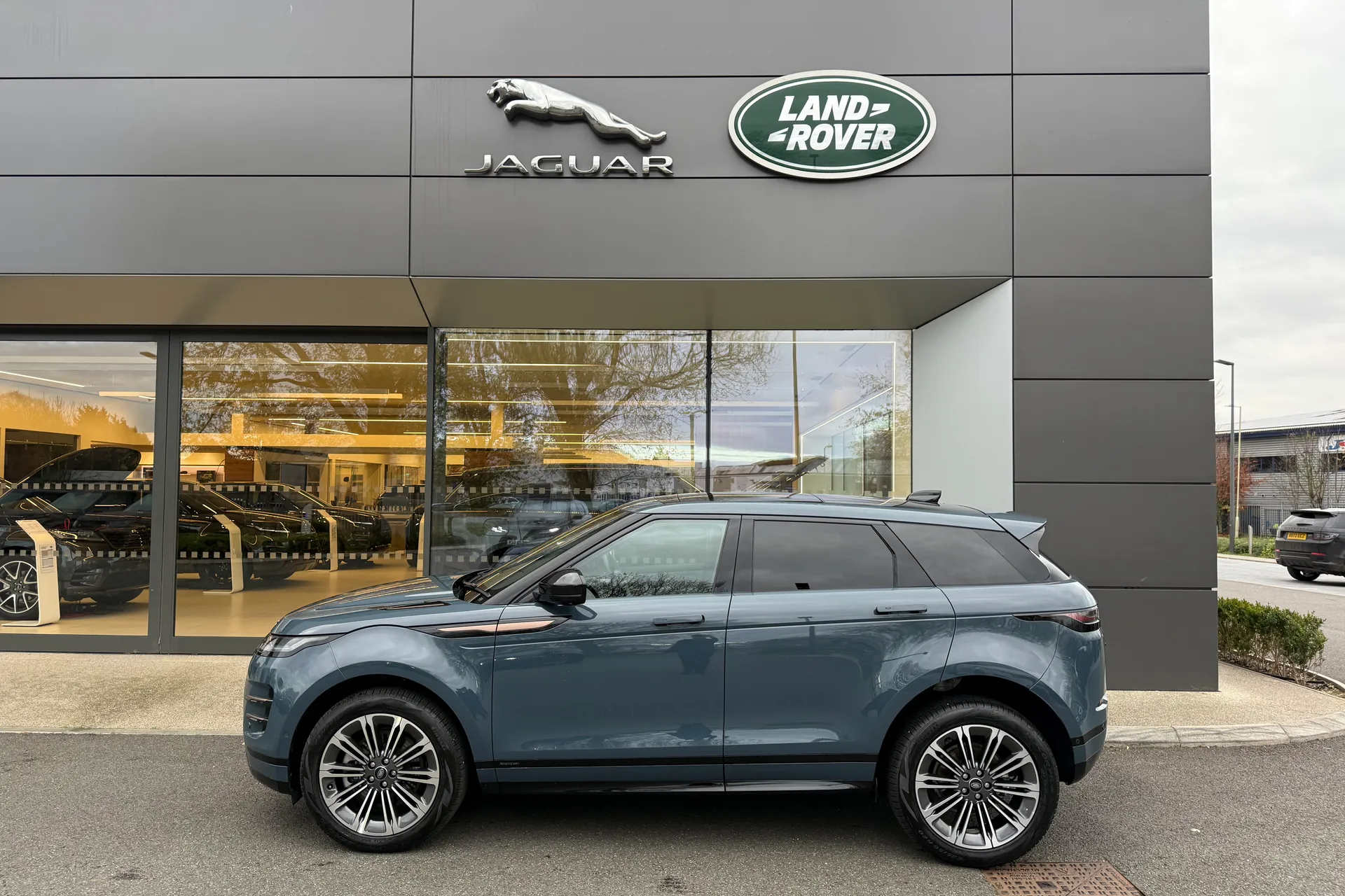 LAND ROVER RANGE ROVER EVOQUE thumbnail image number 24