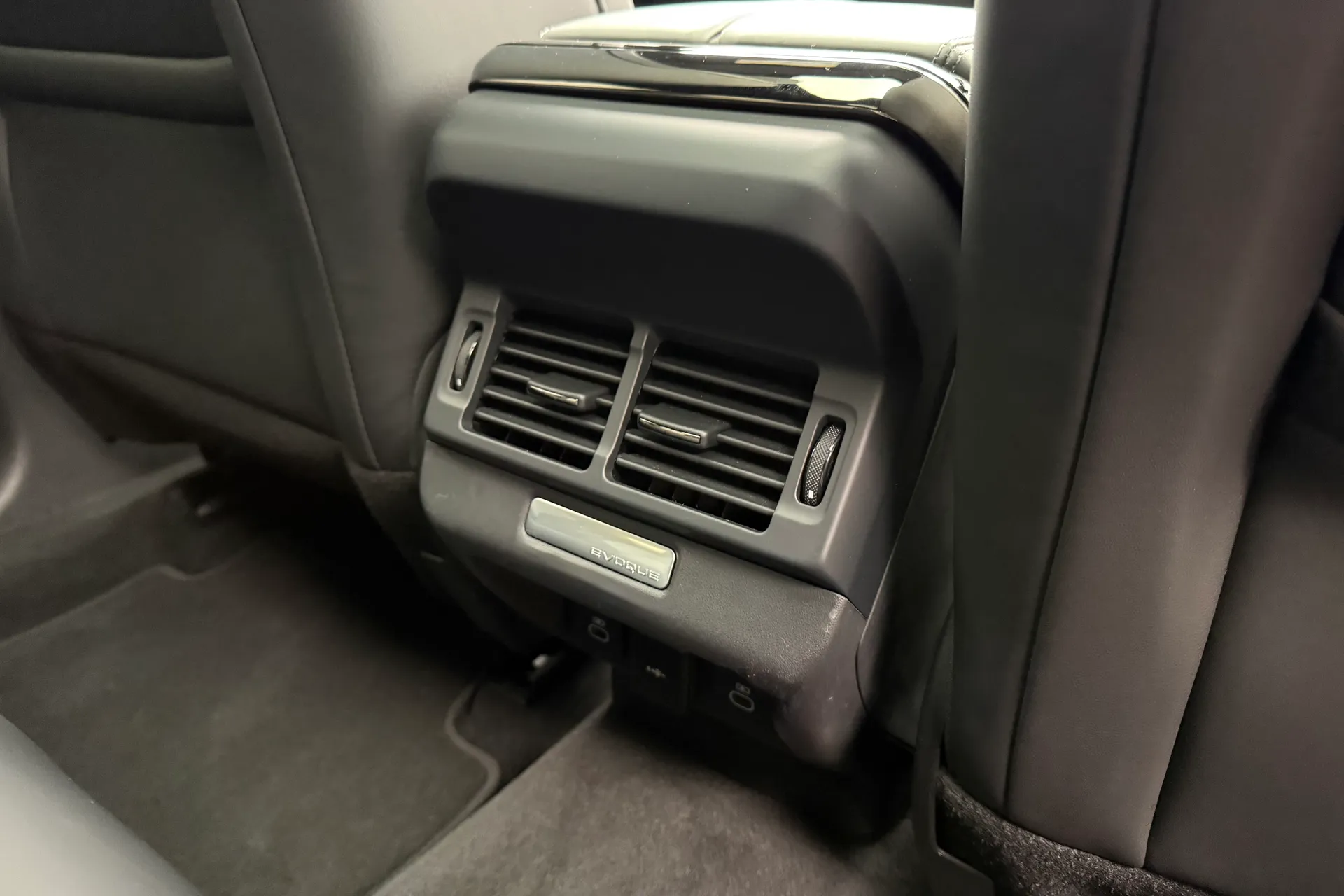 LAND ROVER RANGE ROVER EVOQUE thumbnail image number 33