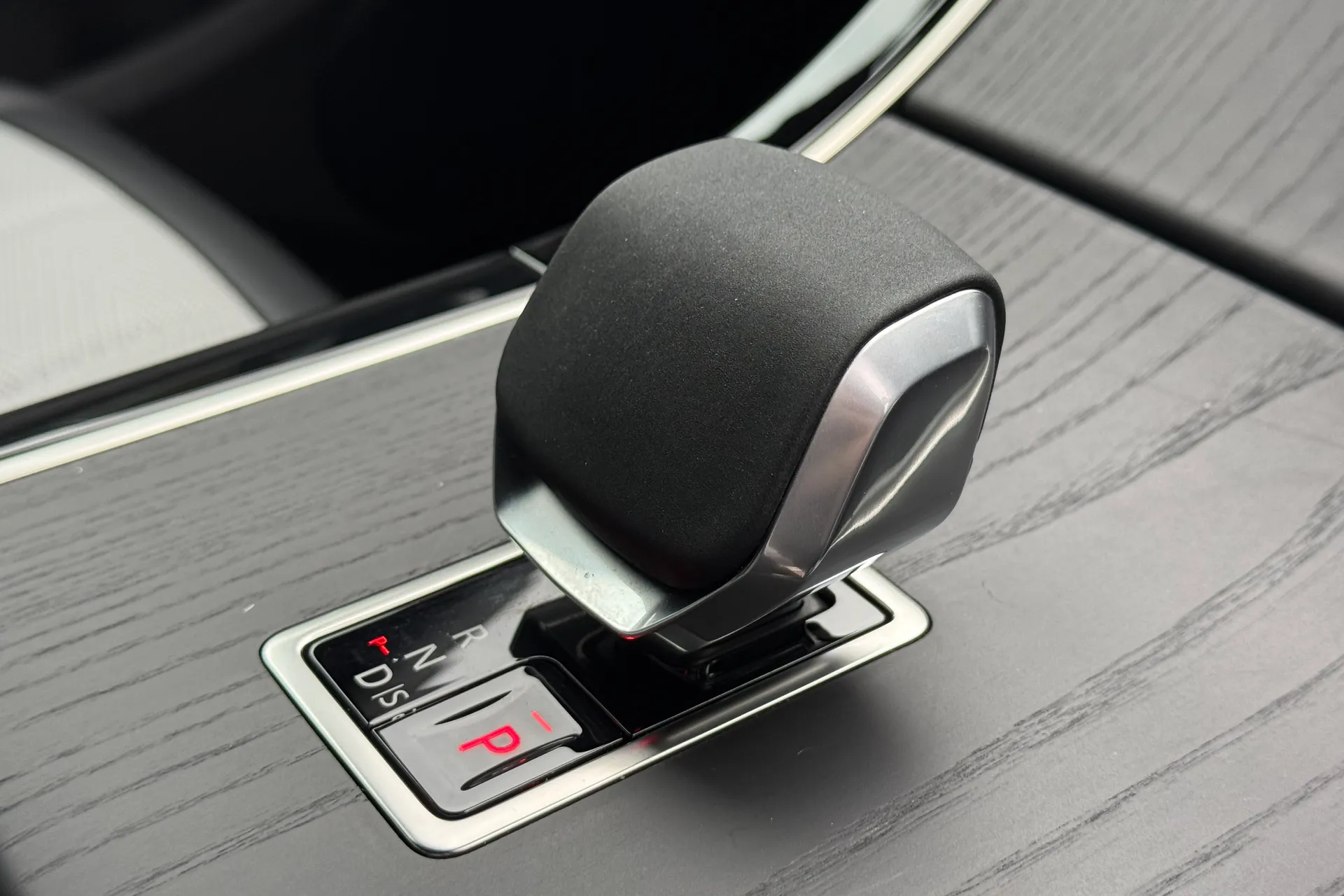 LAND ROVER RANGE ROVER EVOQUE thumbnail image number 18