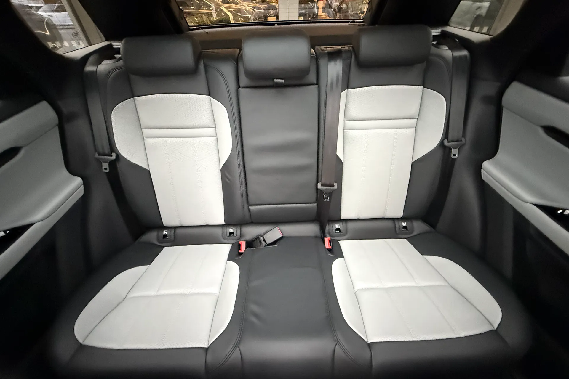 LAND ROVER RANGE ROVER EVOQUE thumbnail image number 11