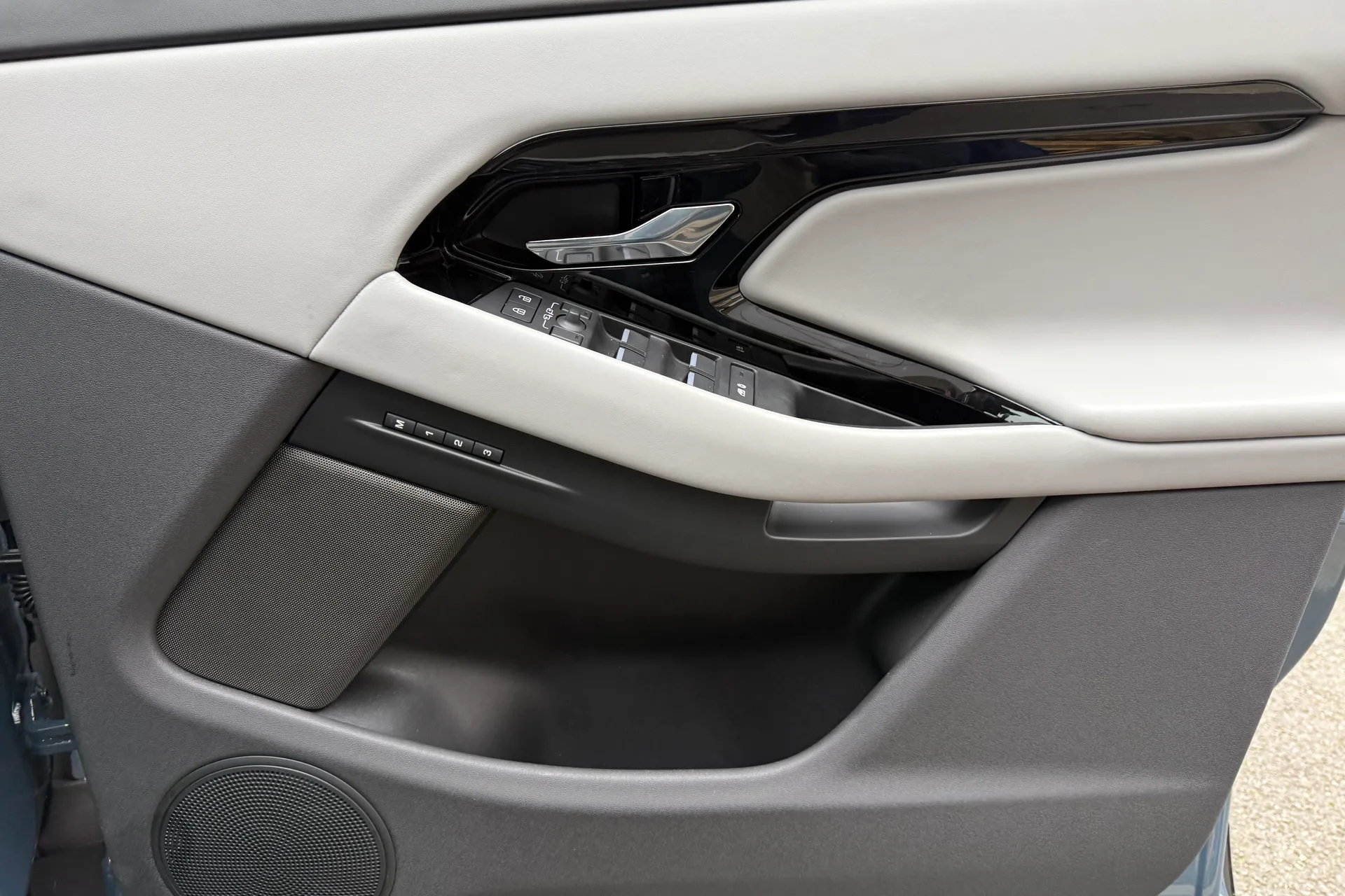 LAND ROVER RANGE ROVER EVOQUE thumbnail image number 49