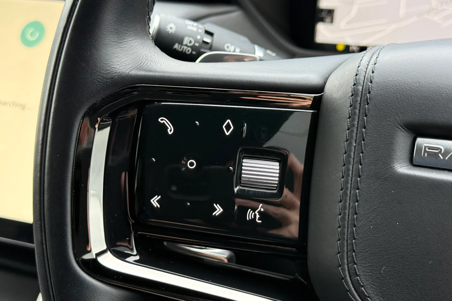 LAND ROVER RANGE ROVER VELAR thumbnail image number 25