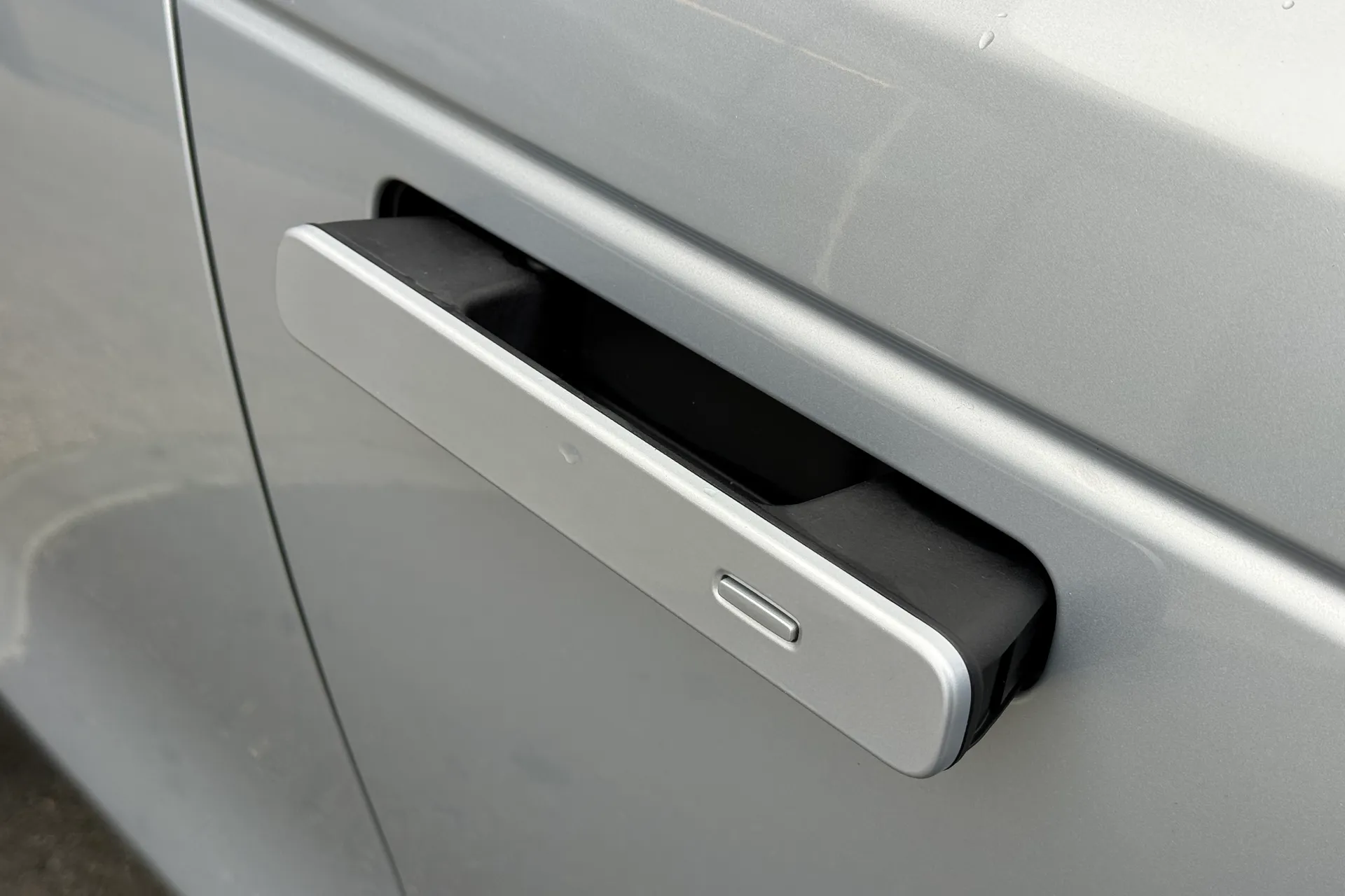 LAND ROVER RANGE ROVER VELAR thumbnail image number 37