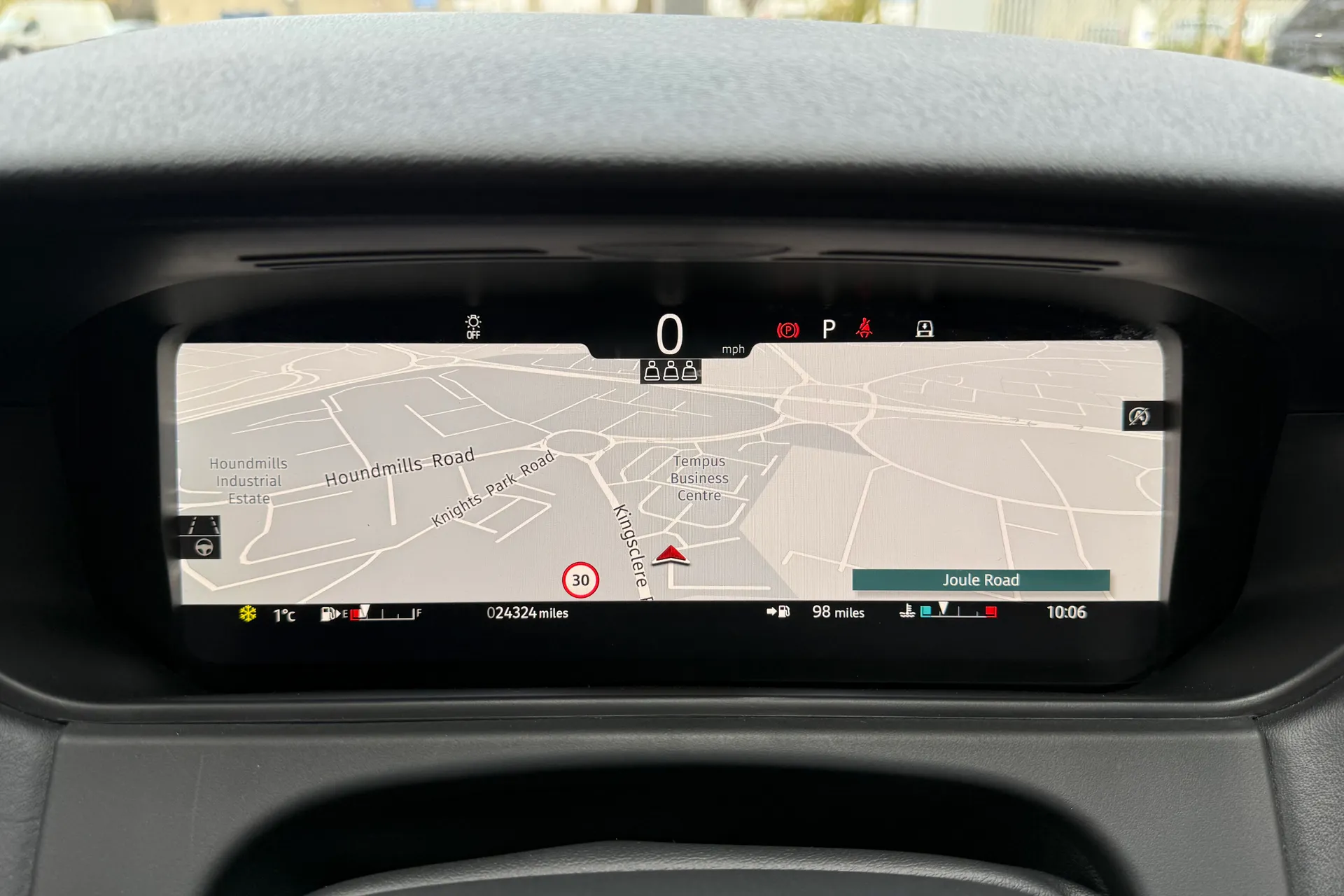 LAND ROVER RANGE ROVER VELAR thumbnail image number 23