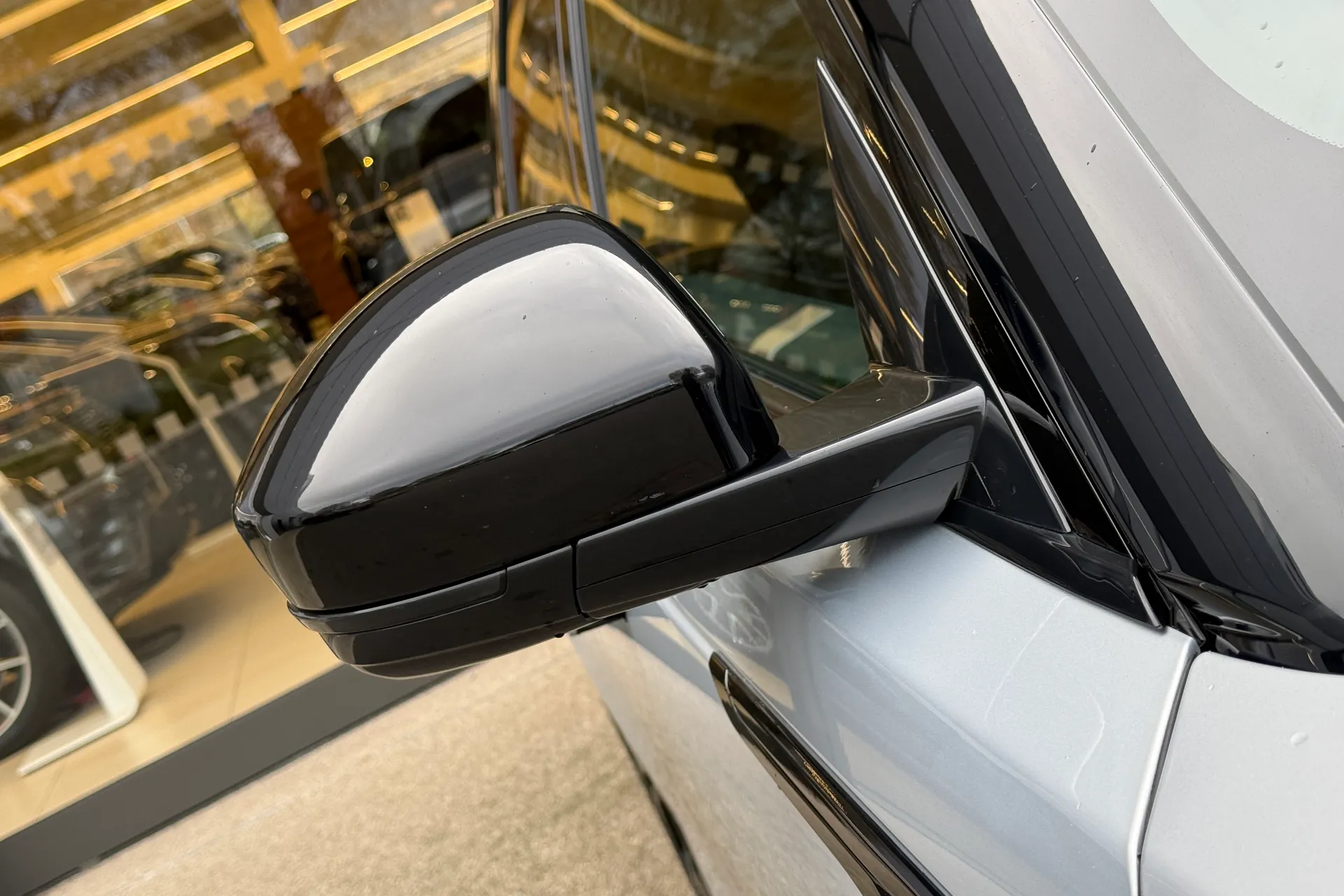 LAND ROVER RANGE ROVER VELAR thumbnail image number 52