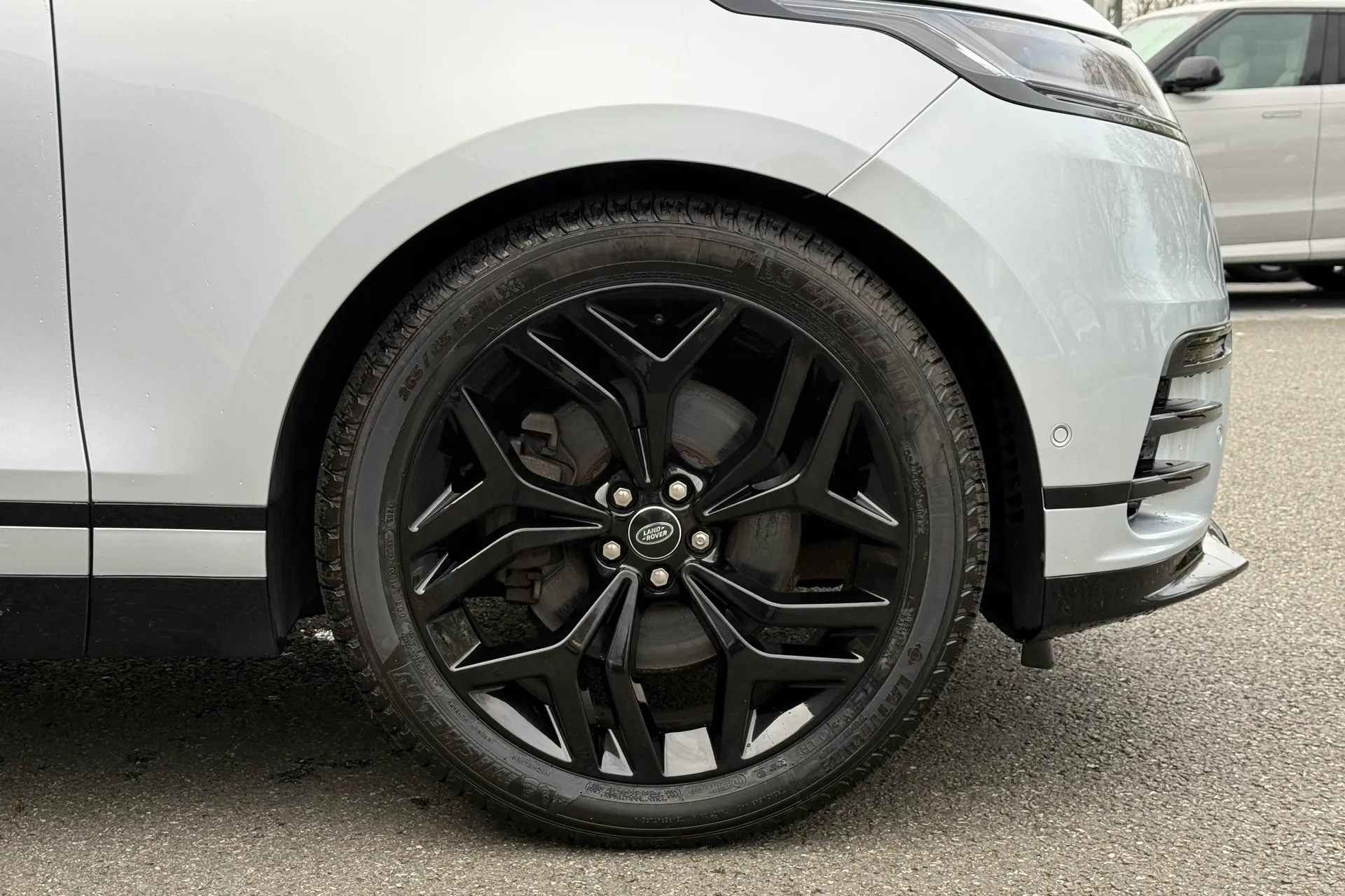 LAND ROVER RANGE ROVER VELAR thumbnail image number 22