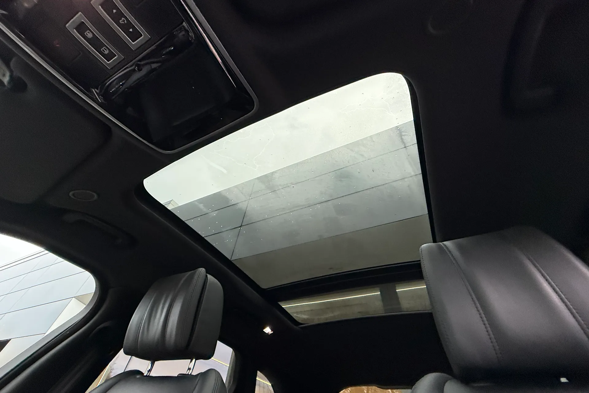 LAND ROVER RANGE ROVER VELAR thumbnail image number 5