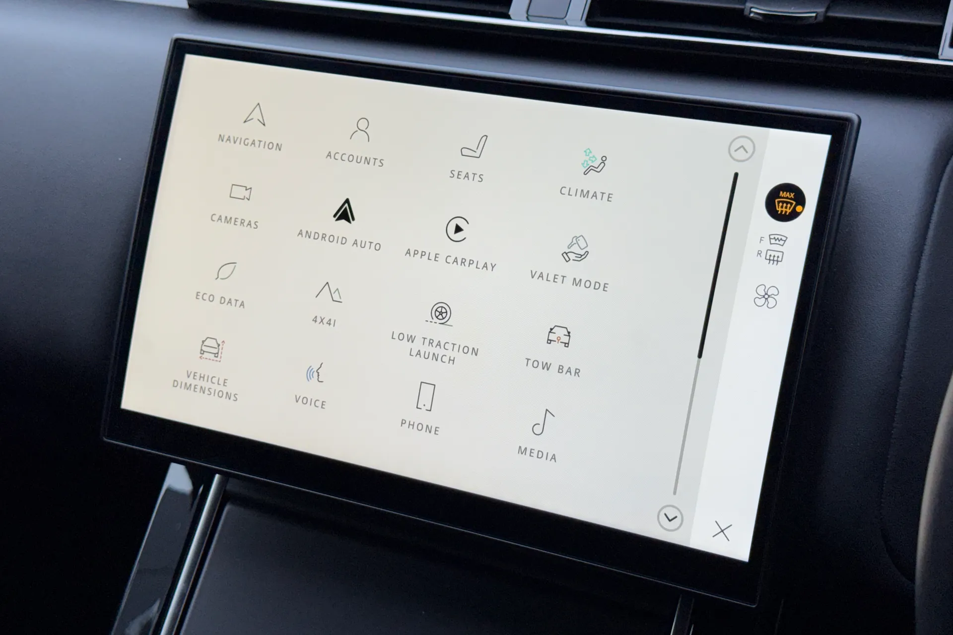 LAND ROVER RANGE ROVER VELAR thumbnail image number 46