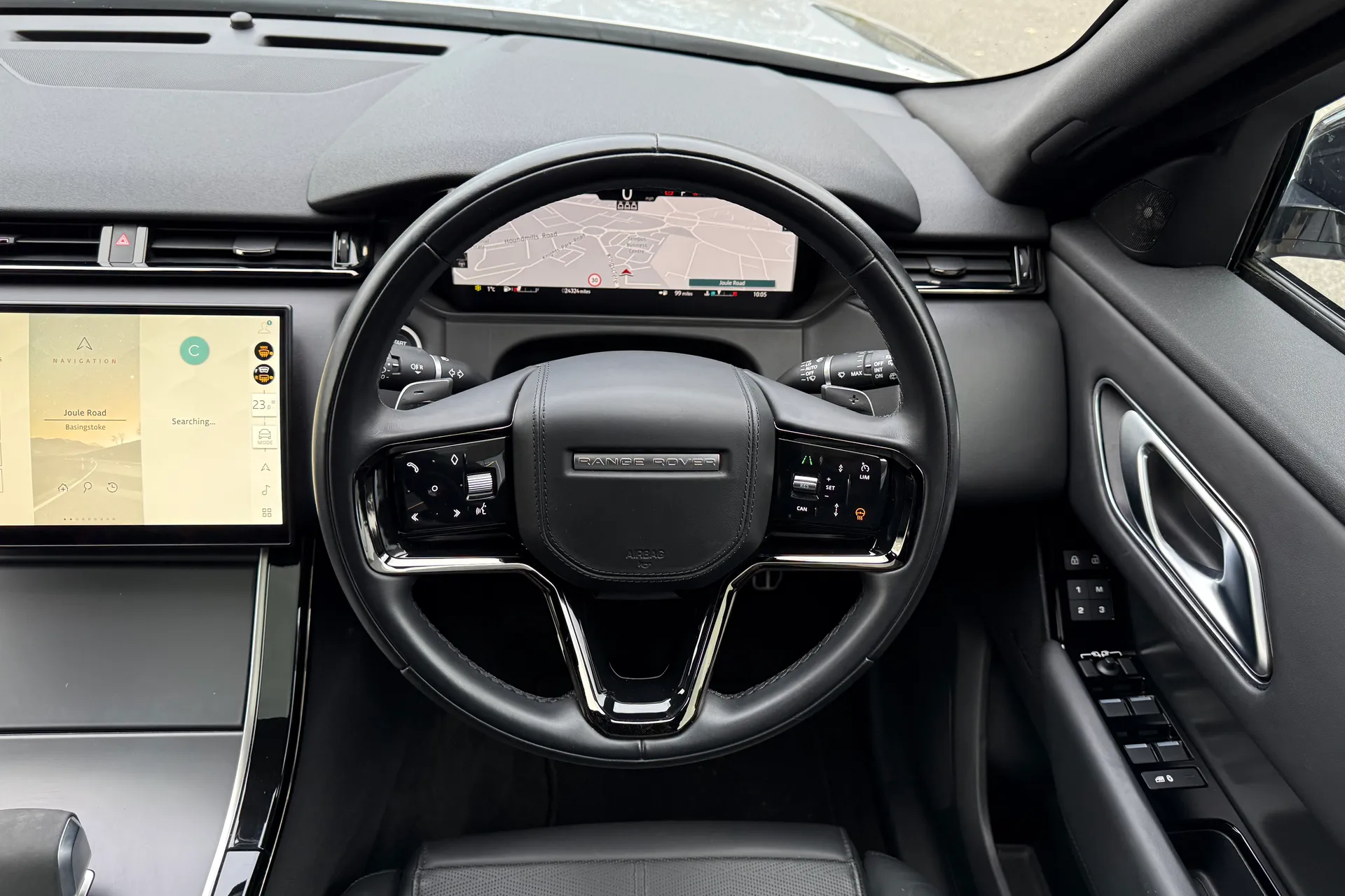 LAND ROVER RANGE ROVER VELAR thumbnail image number 12