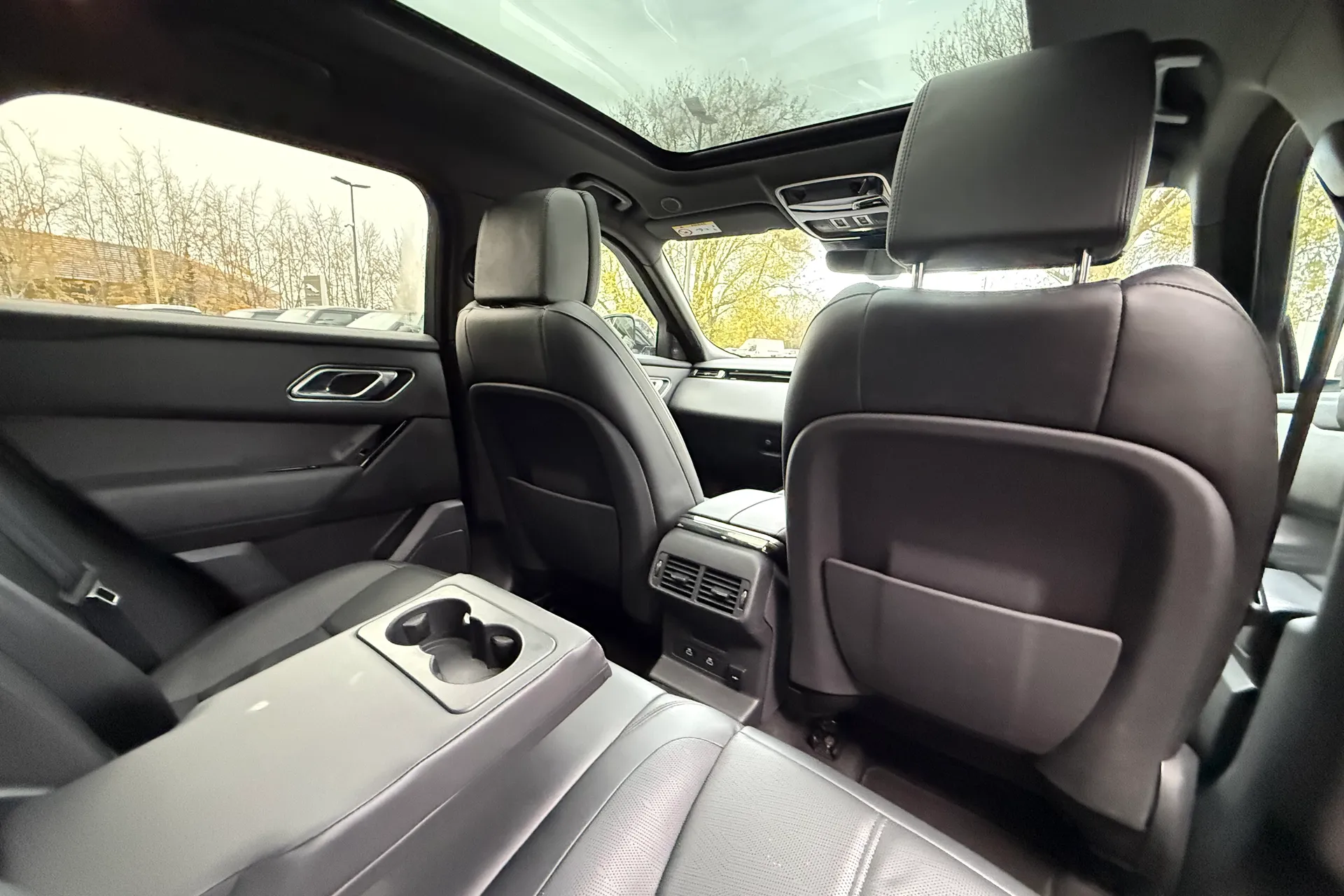 LAND ROVER RANGE ROVER VELAR thumbnail image number 42