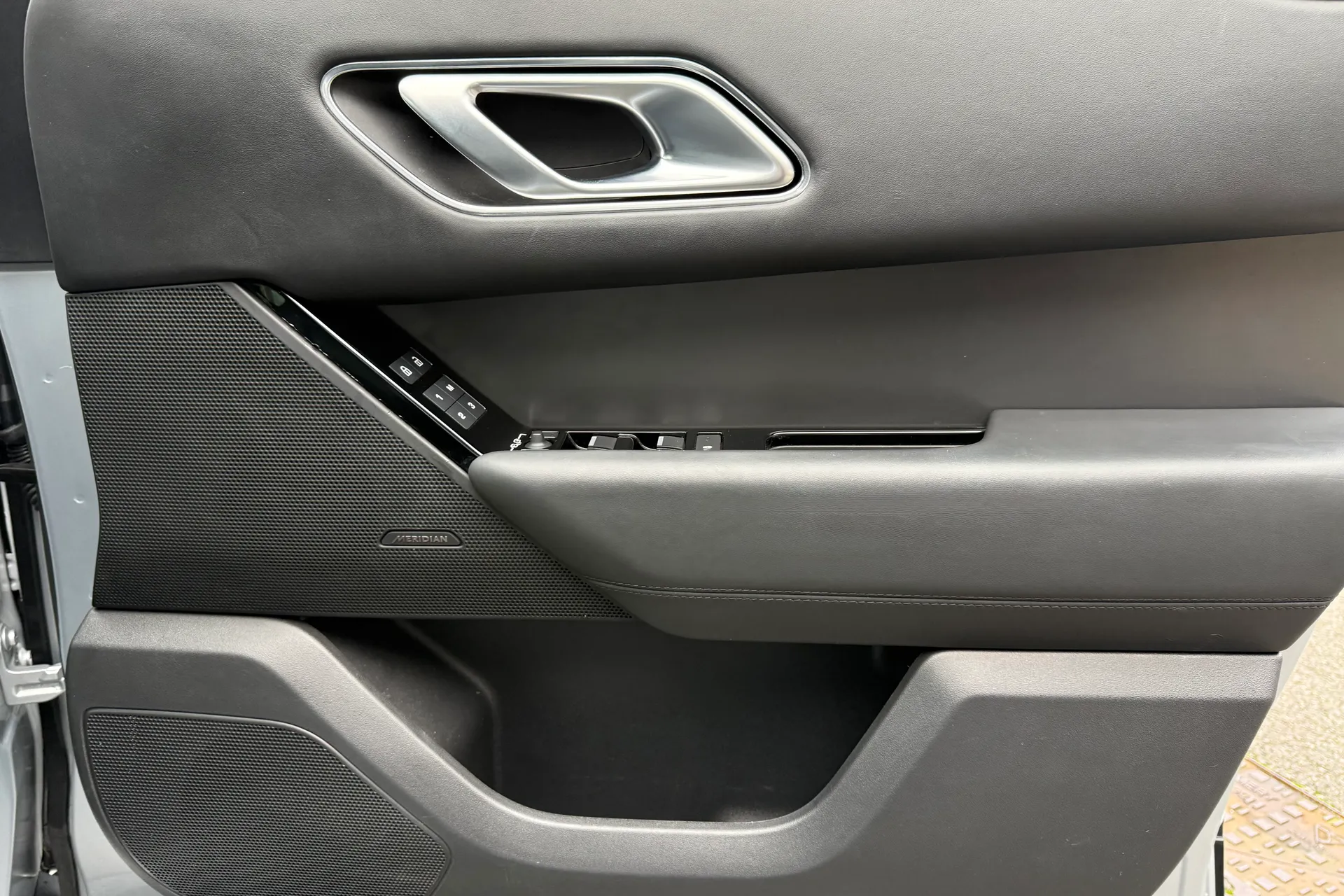 LAND ROVER RANGE ROVER VELAR thumbnail image number 50