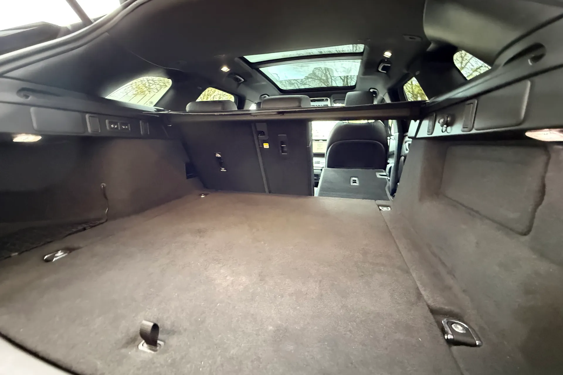 LAND ROVER RANGE ROVER VELAR thumbnail image number 43