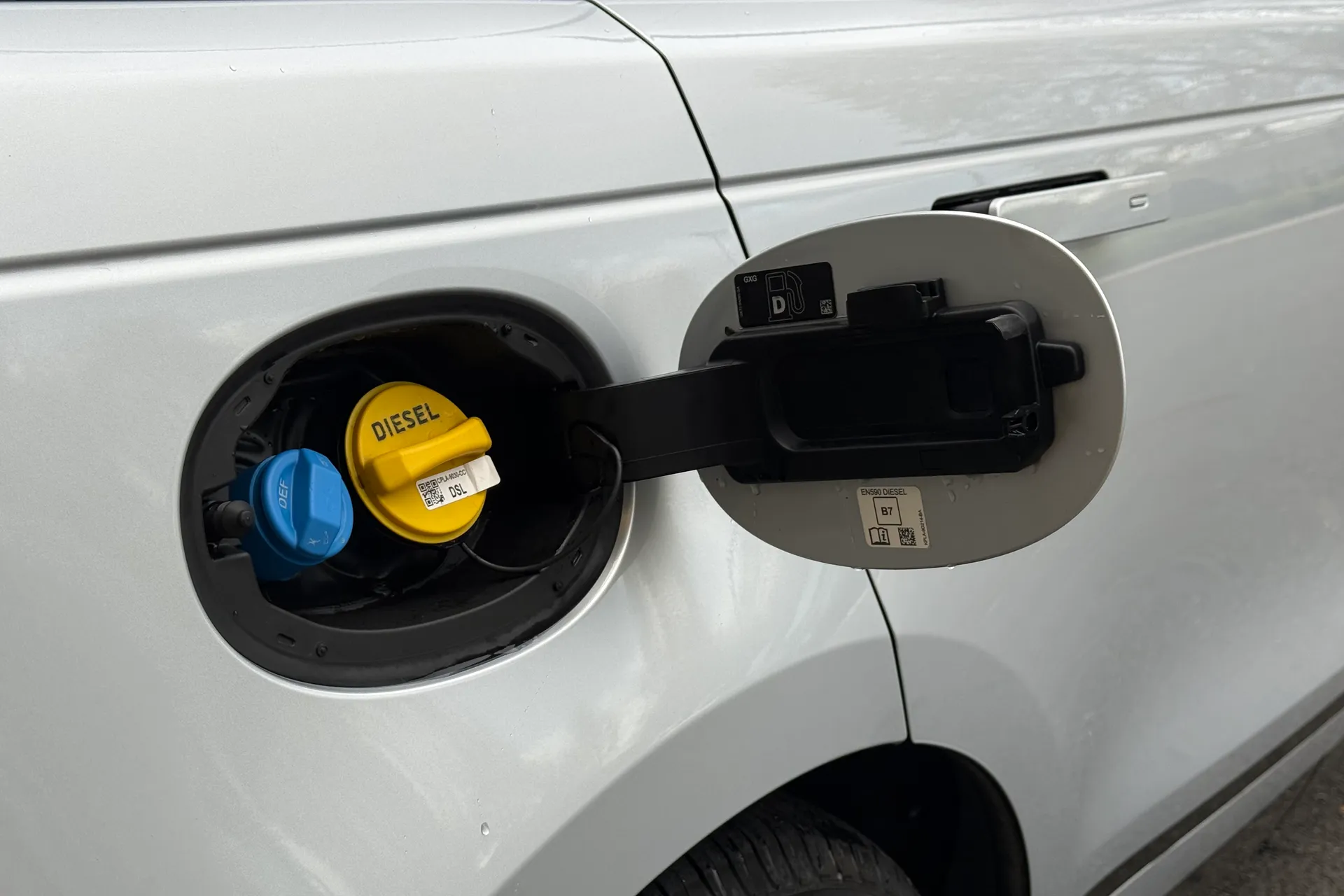 LAND ROVER RANGE ROVER VELAR thumbnail image number 38