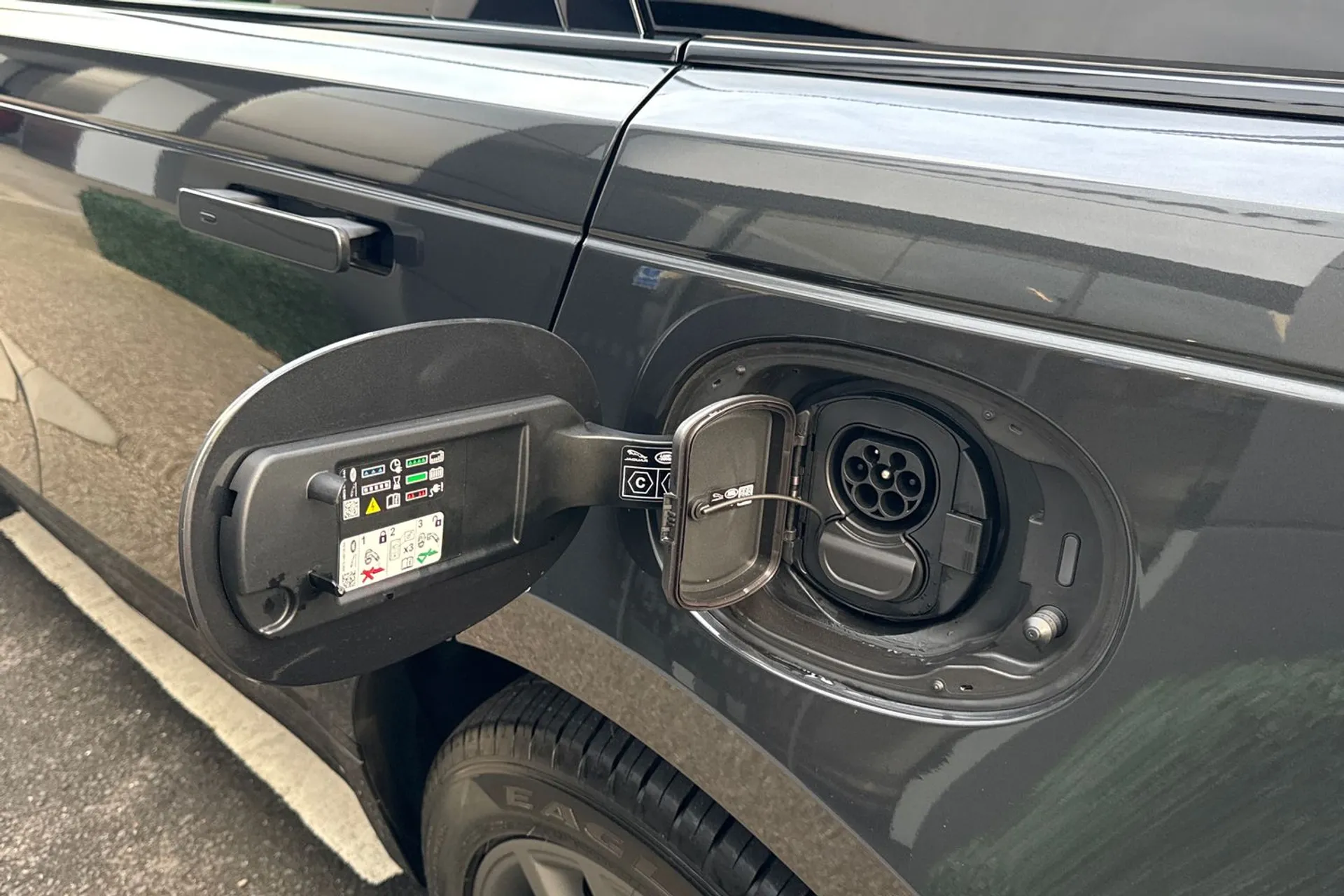 LAND ROVER RANGE ROVER VELAR thumbnail image number 46