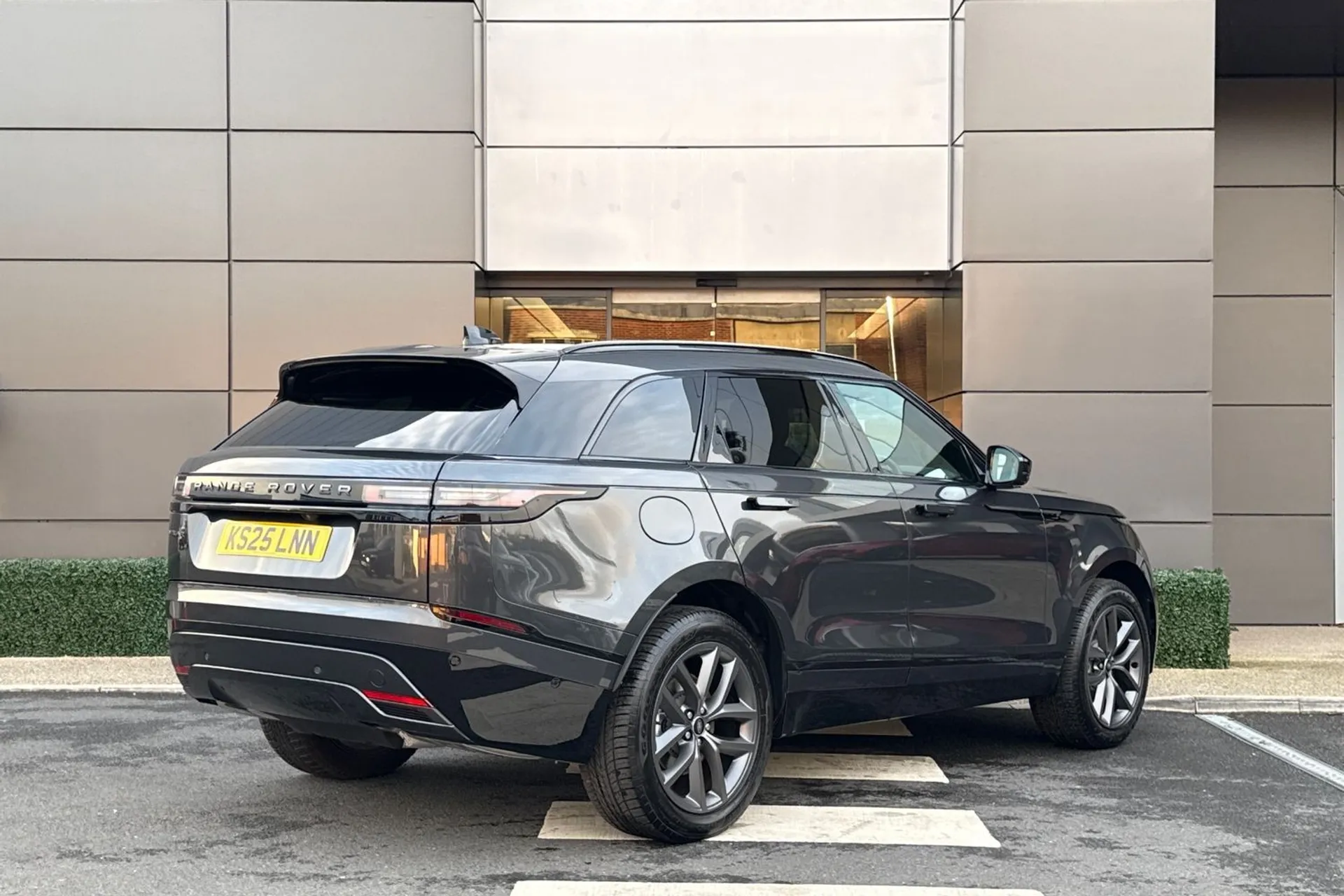 LAND ROVER RANGE ROVER VELAR thumbnail image number 11