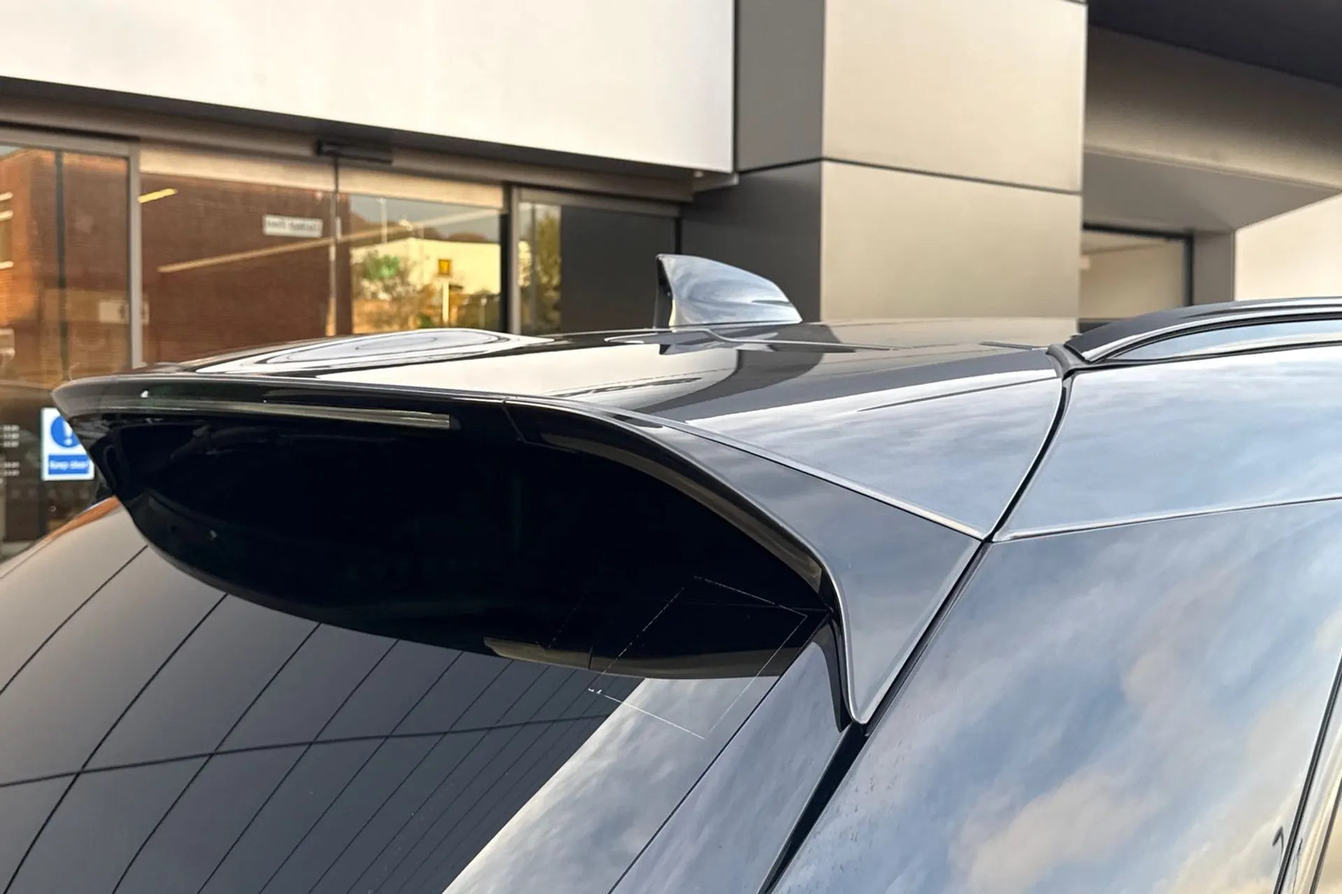 LAND ROVER RANGE ROVER VELAR thumbnail image number 36