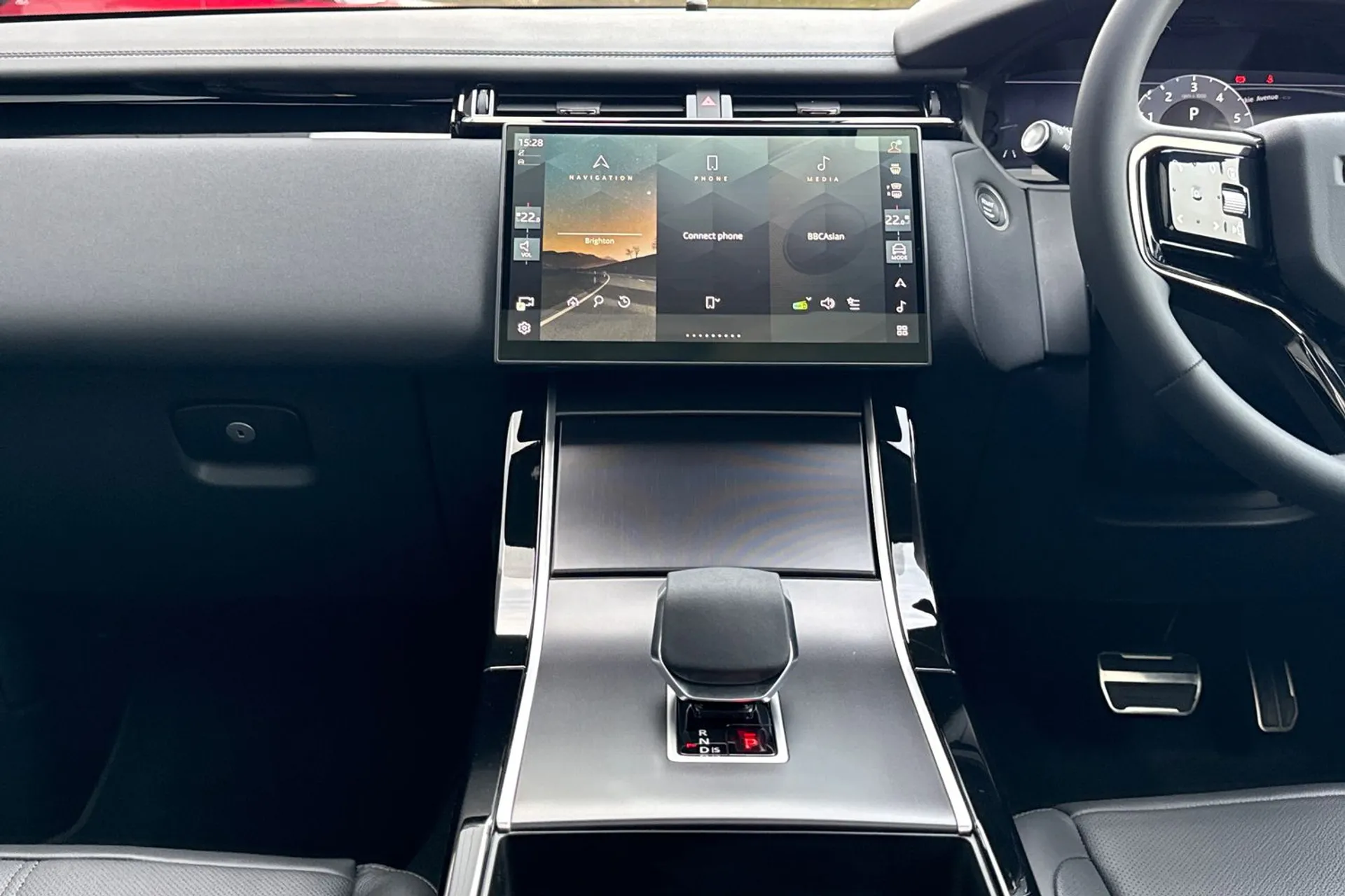 LAND ROVER RANGE ROVER VELAR thumbnail image number 27