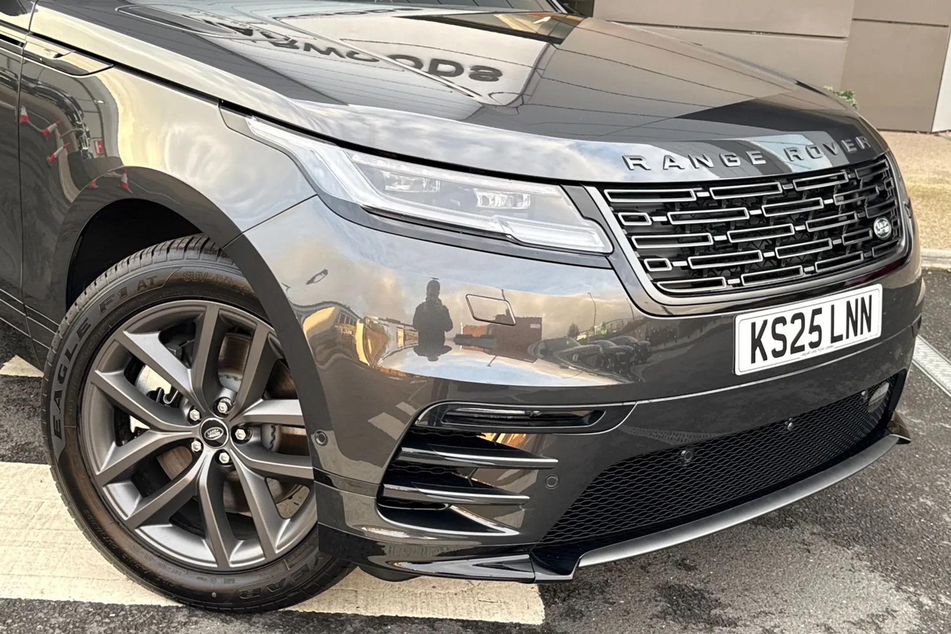 LAND ROVER RANGE ROVER VELAR thumbnail image number 23