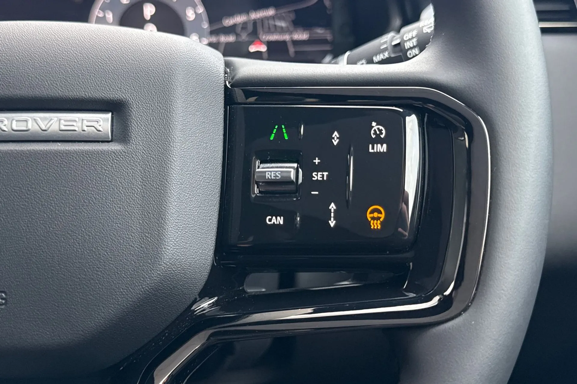 LAND ROVER RANGE ROVER VELAR thumbnail image number 31