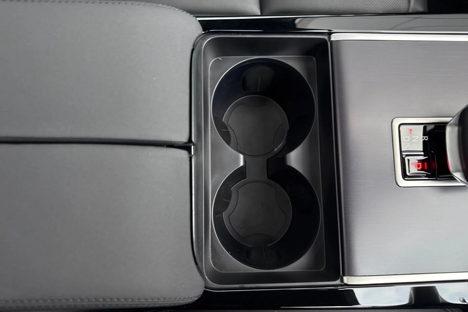 LAND ROVER RANGE ROVER VELAR thumbnail image number 57