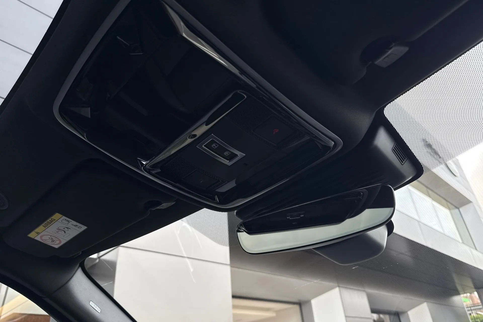 LAND ROVER RANGE ROVER VELAR thumbnail image number 56