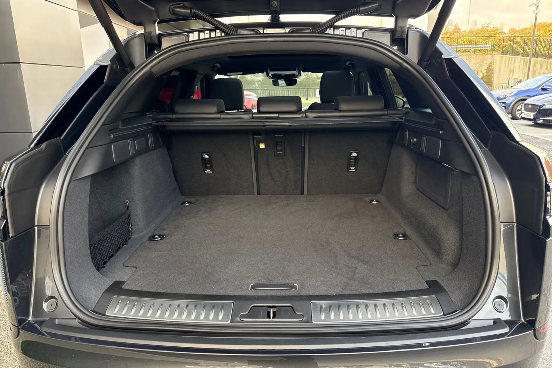 LAND ROVER RANGE ROVER VELAR thumbnail image number 44