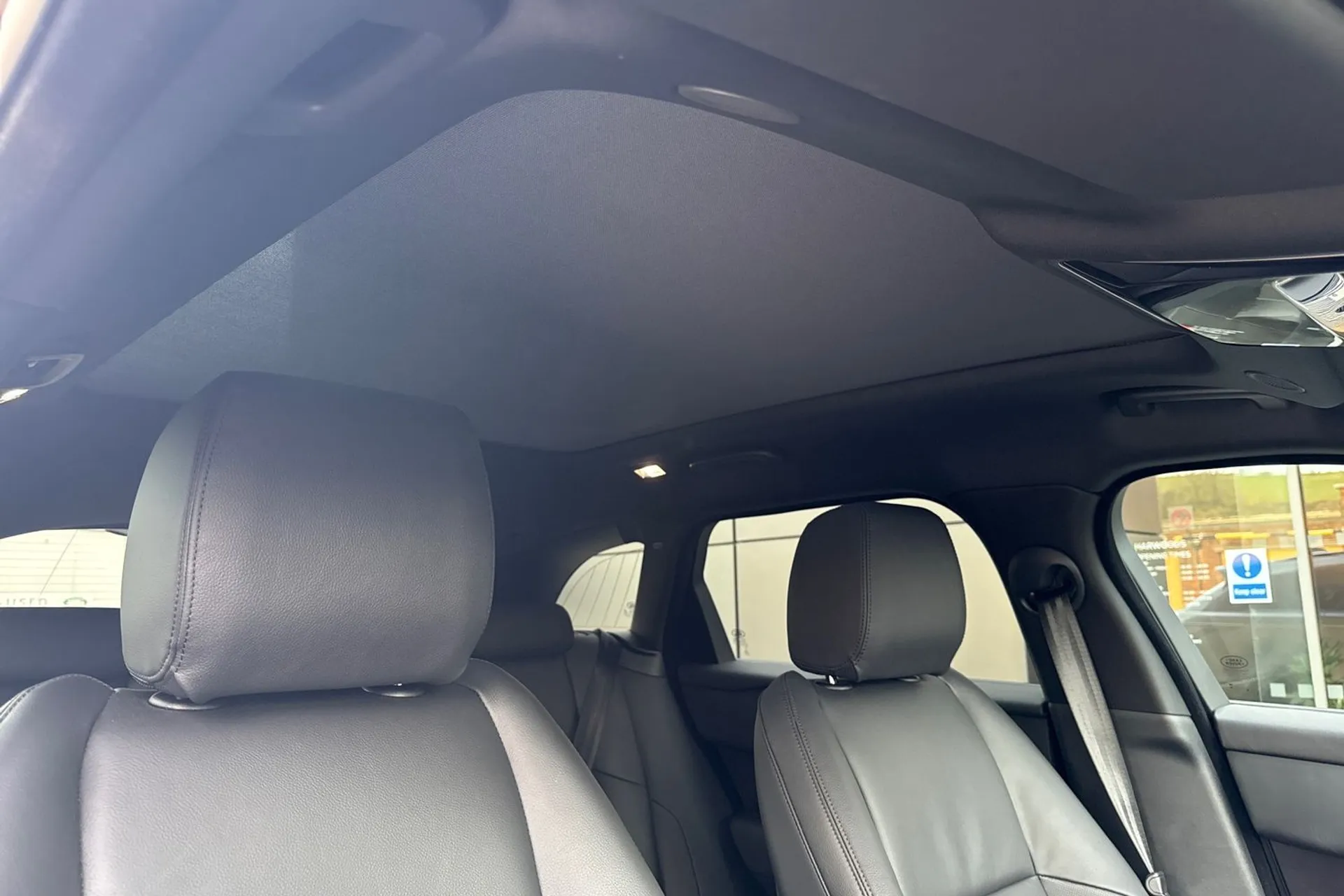 LAND ROVER RANGE ROVER VELAR thumbnail image number 8