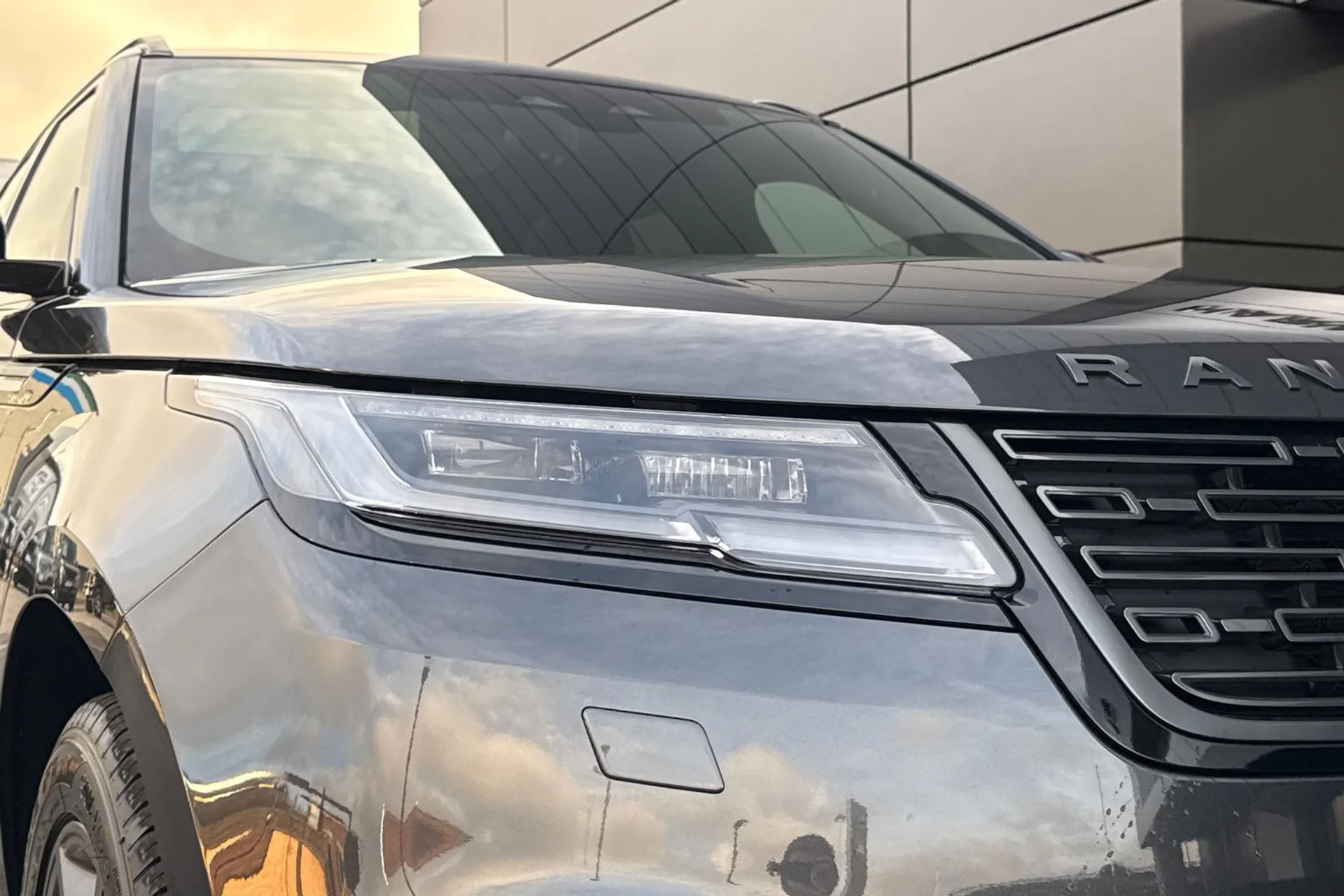 LAND ROVER RANGE ROVER VELAR thumbnail image number 25