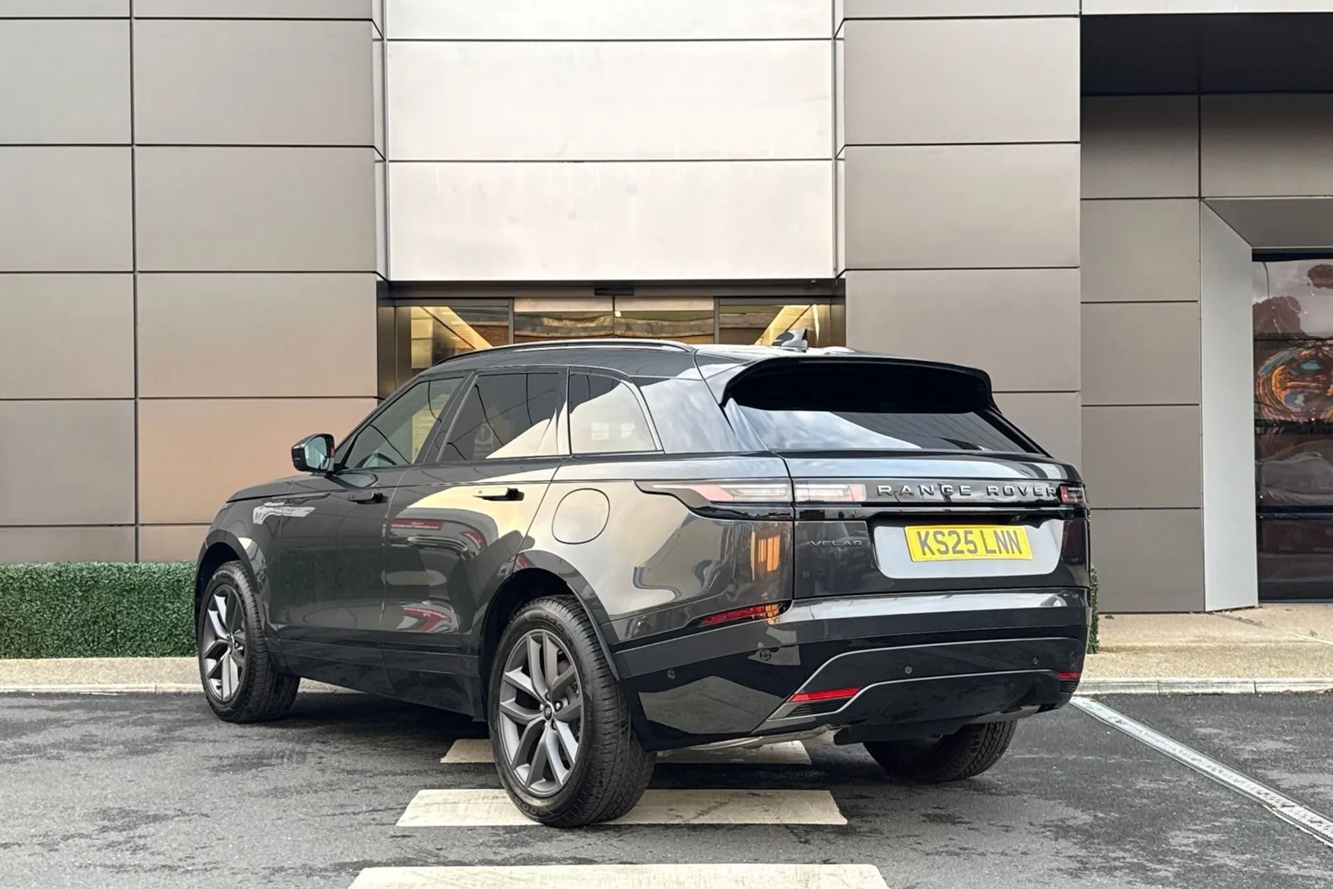 LAND ROVER RANGE ROVER VELAR thumbnail image number 14